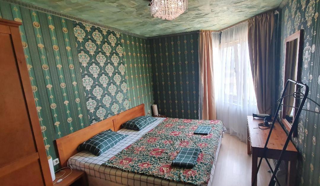 Harriet Hill Designer Bansko