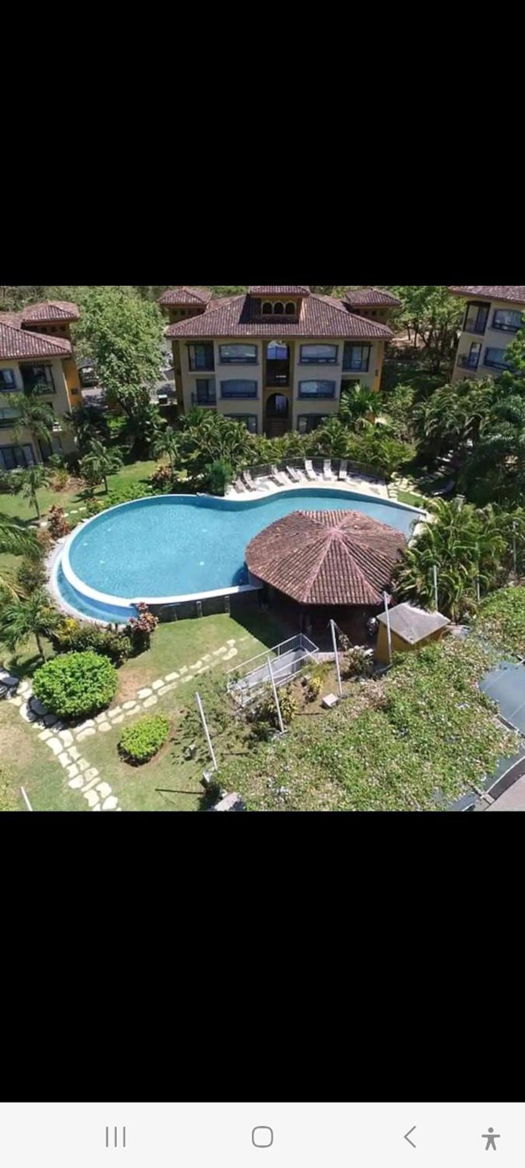 Beautiful newly refurbished 2 bedroom 2 Bathroom 2nd floor condo