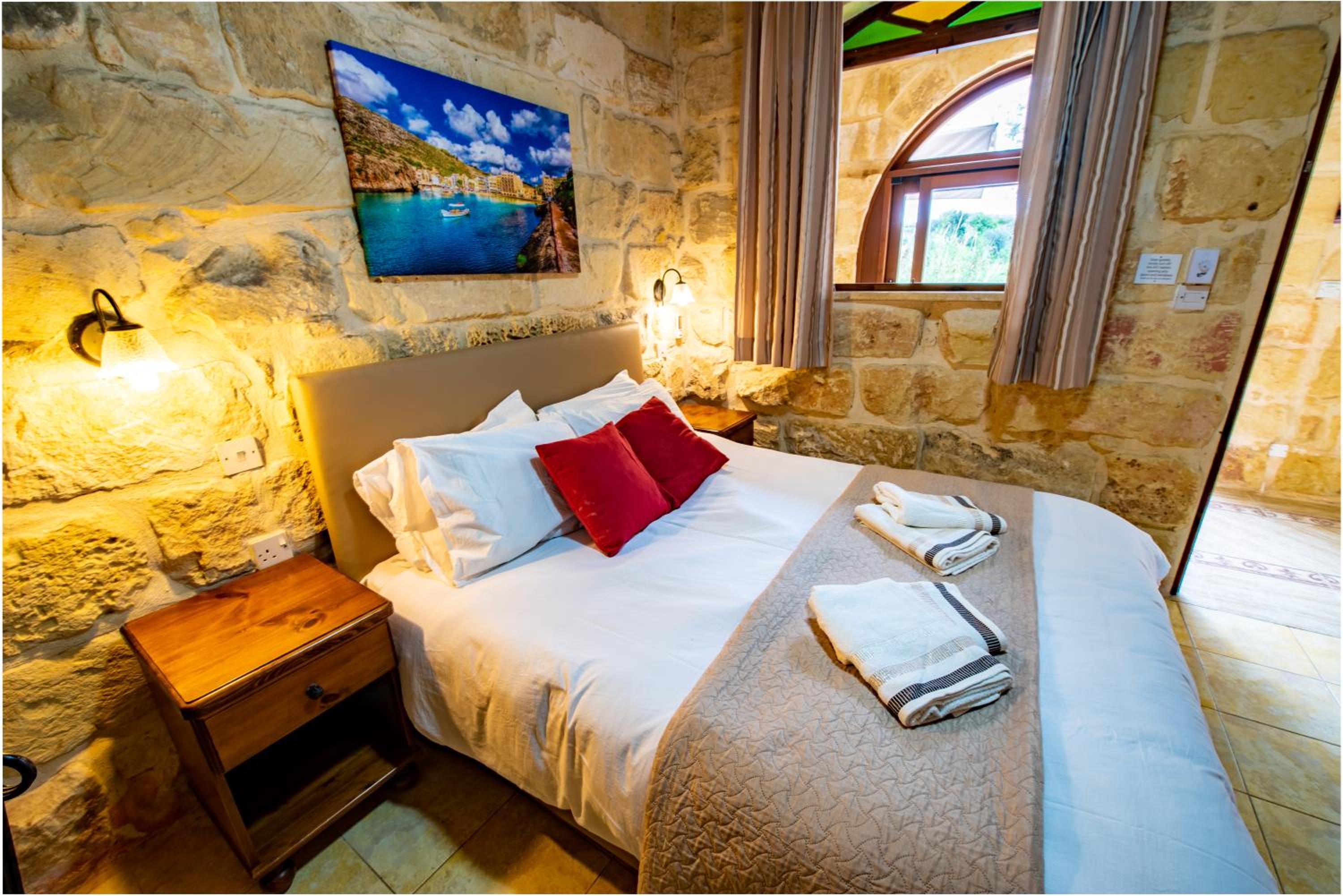 Villa Soldanis Sleeps 12 with Pool view 5