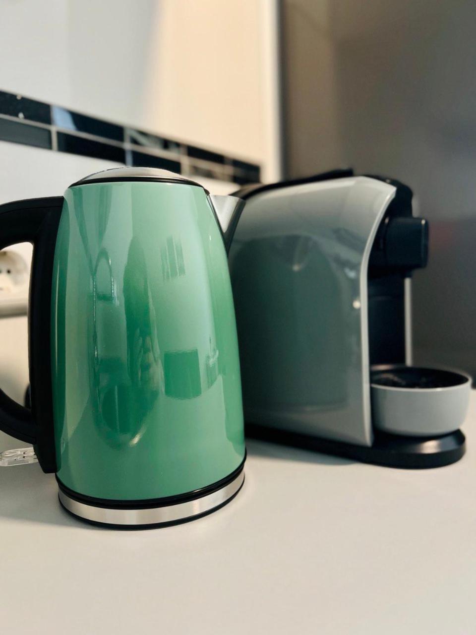Neuwertiges Apartment mit schnellem WLAN, Netflix, Glasfaser, Kostenlose Privatparkplatz auch für Transporter geeignet R21