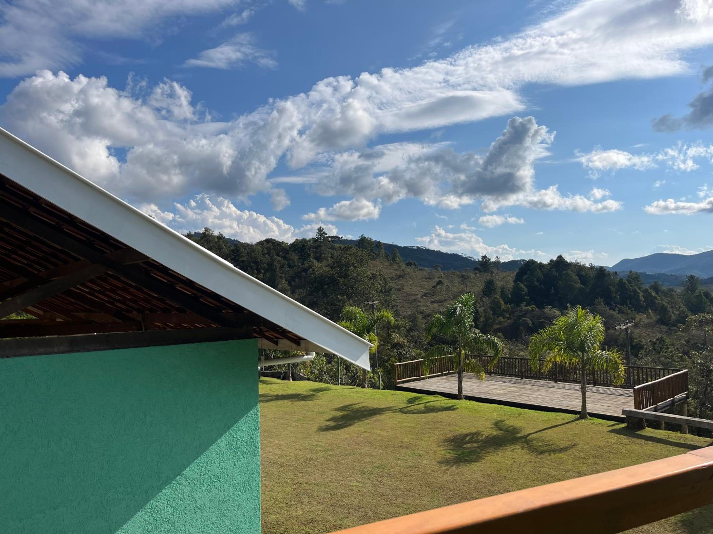 Casa ampla com vista, fogo de chão, área gourmet - 16 min do Capivari