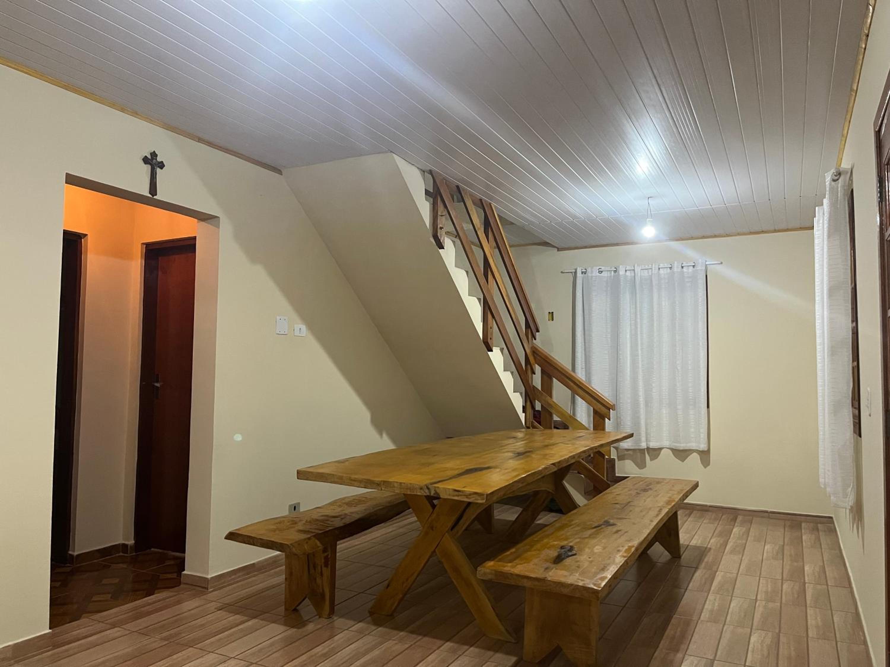 Casa ampla com vista, fogo de chão, área gourmet - 16 min do Capivari