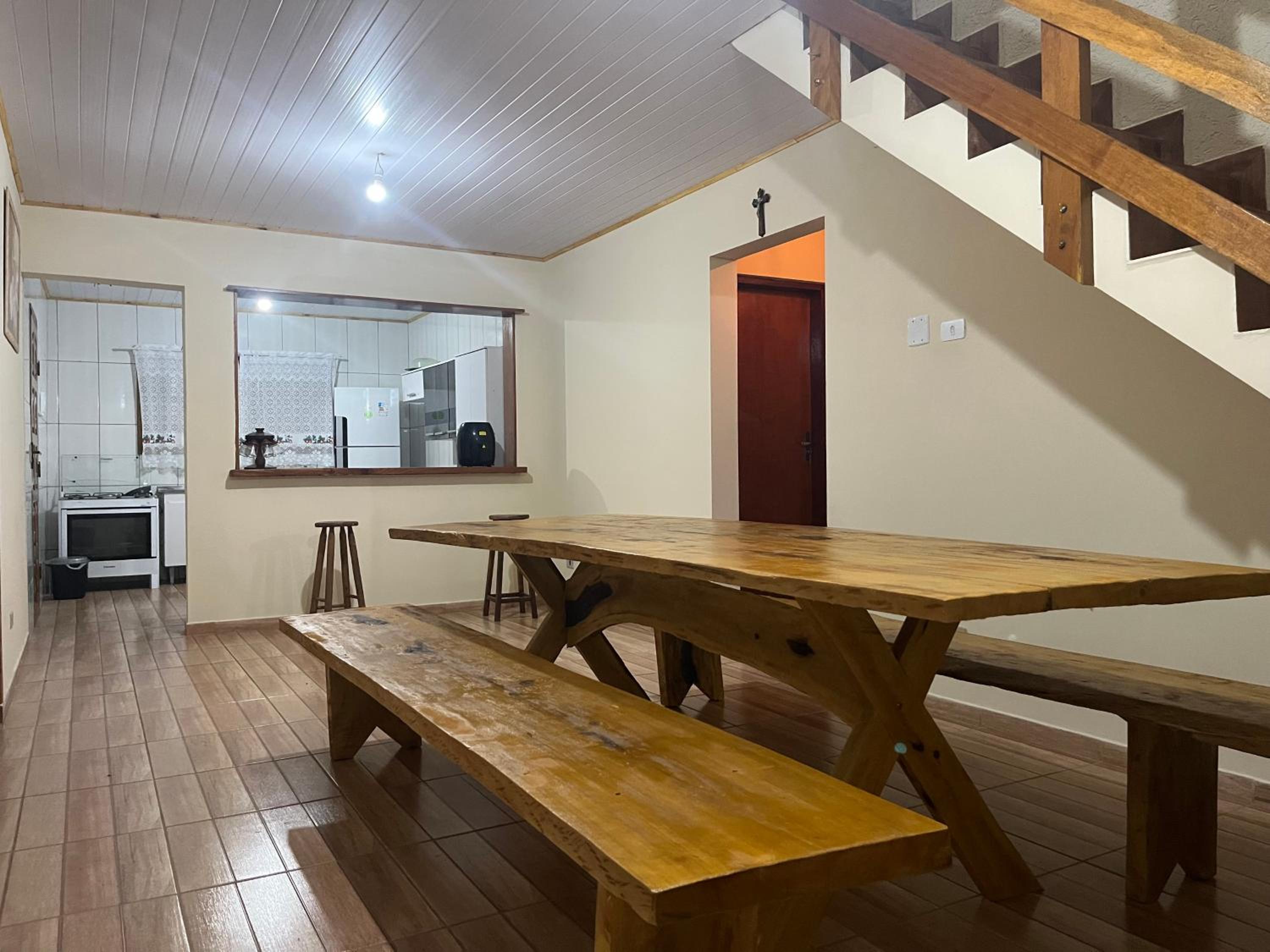 Casa ampla com vista, fogo de chão, área gourmet - 16 min do Capivari