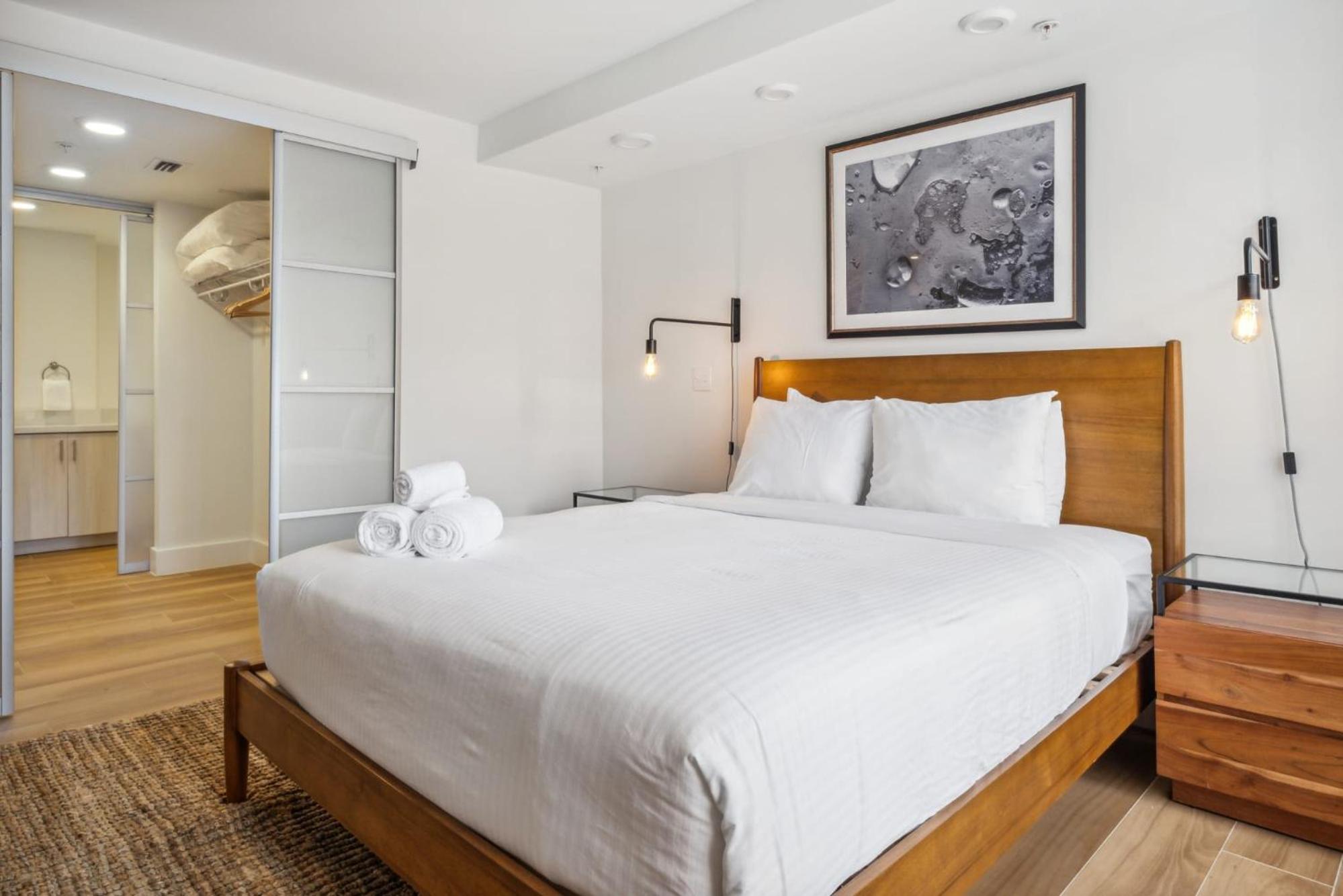 Stylish Modern Apartments at Gables Grand Plaza in Miami