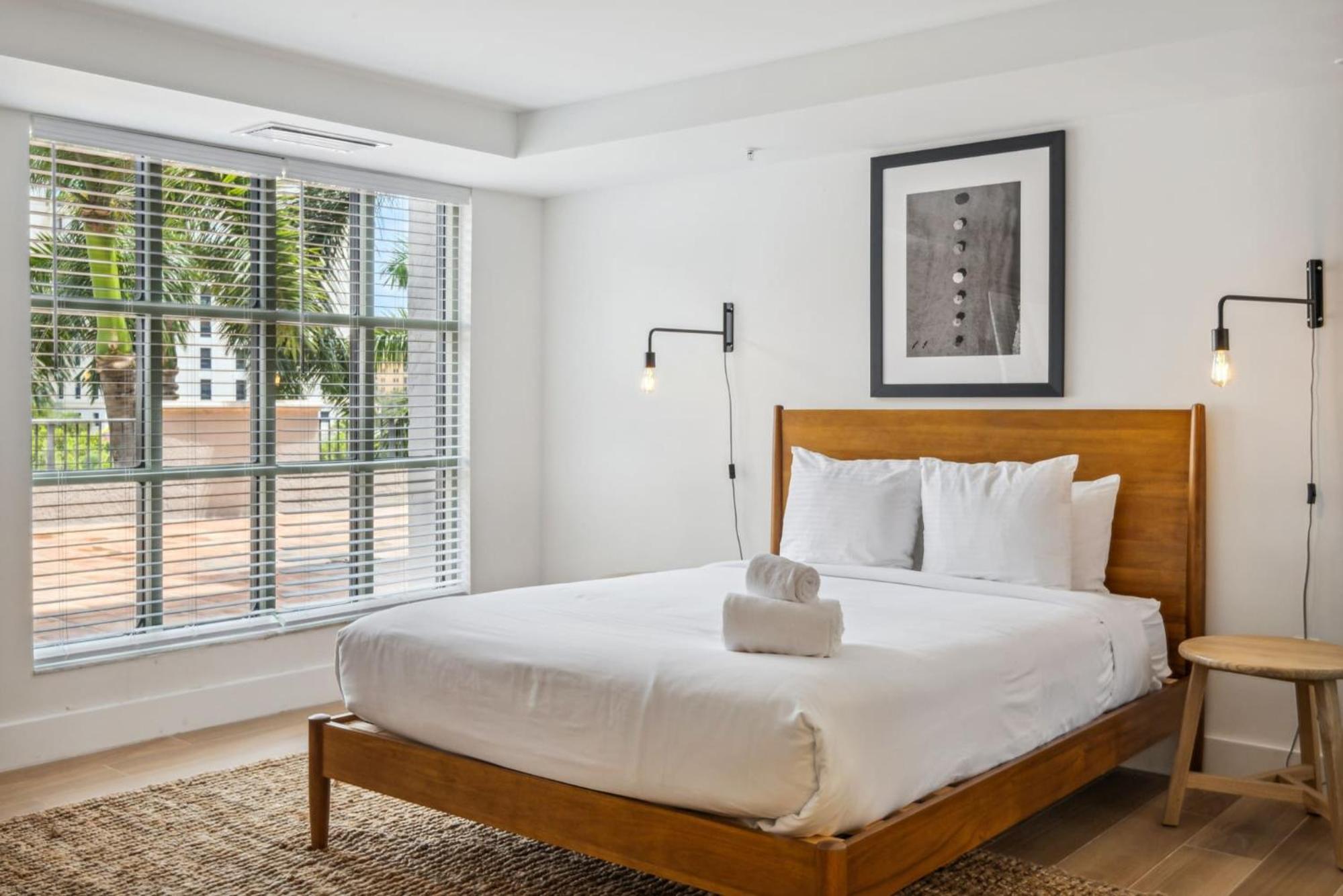 Stylish Modern Apartments at Gables Grand Plaza in Miami