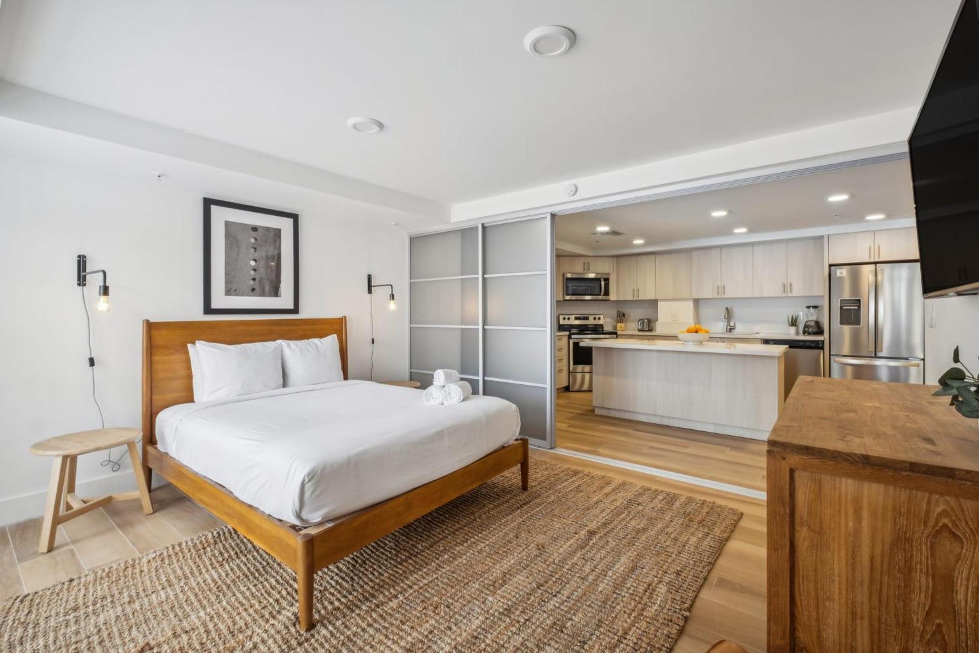 Stylish Modern Apartments at Gables Grand Plaza in Miami