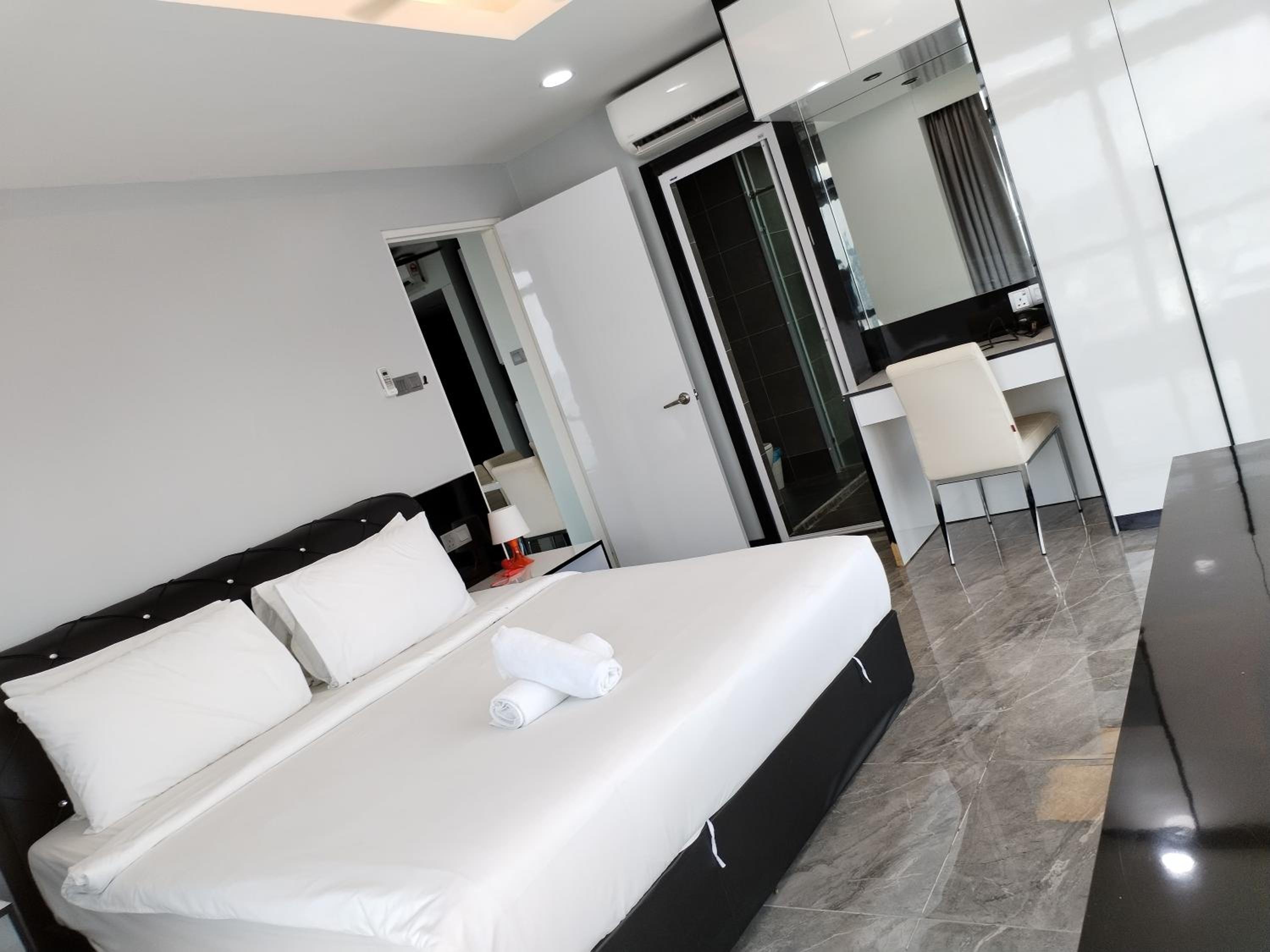 Bintang Lux B&B Suites Times Square KL
