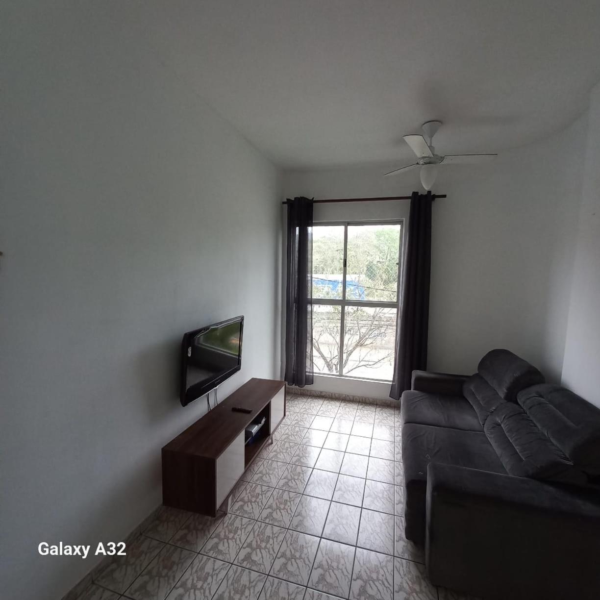 Apartamento com piscina 1 quarto de até 6 pessoas - Guarujá com Maquina Lavar Roupa