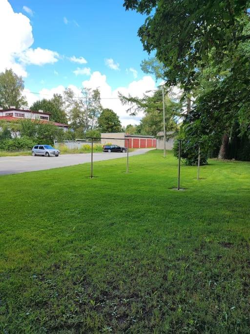Kahe magamistoaga võtmeteta ja eraldi sissepääsuga esimesel korrusel korter, sobilik peredele, lemmikloomad lubatud
