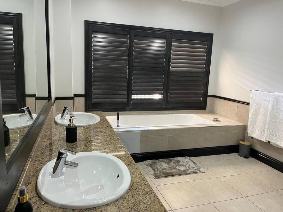 5 Bedroom Luxury Zimbali Villa view 2