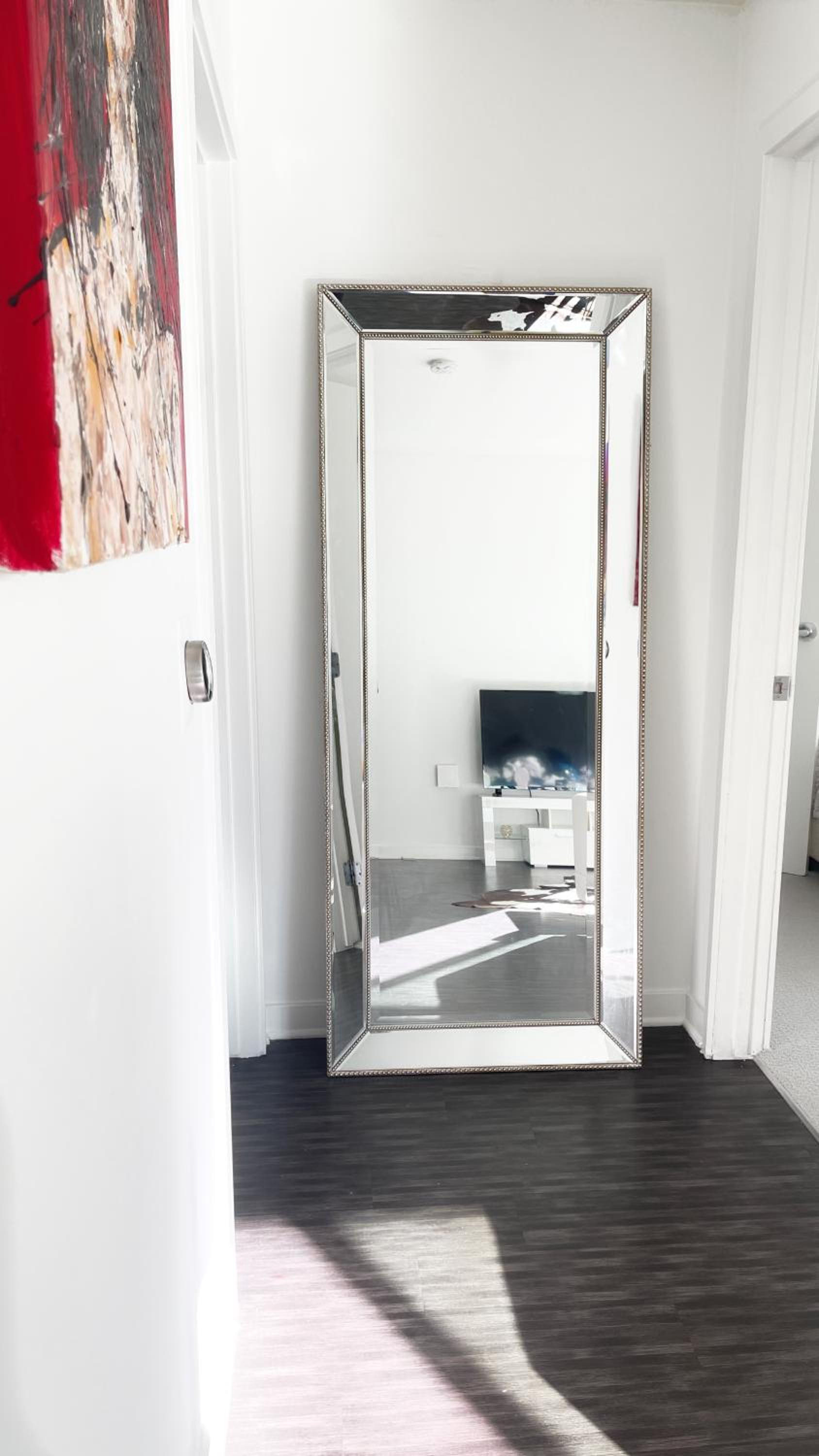 DTLA Luxury Condo with Pool, Gym, Work Pods & Conference Room