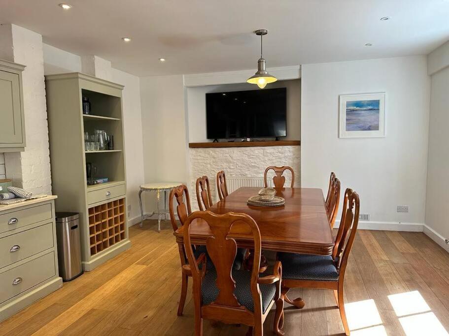 Home in Dartmouth, Devon with Private Parking