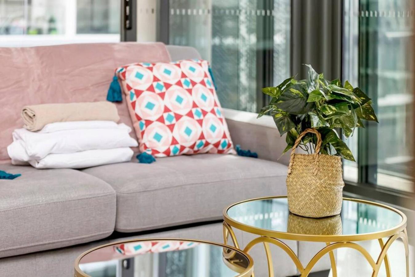 Luxury 2BR APT in heart of Macquarie Park