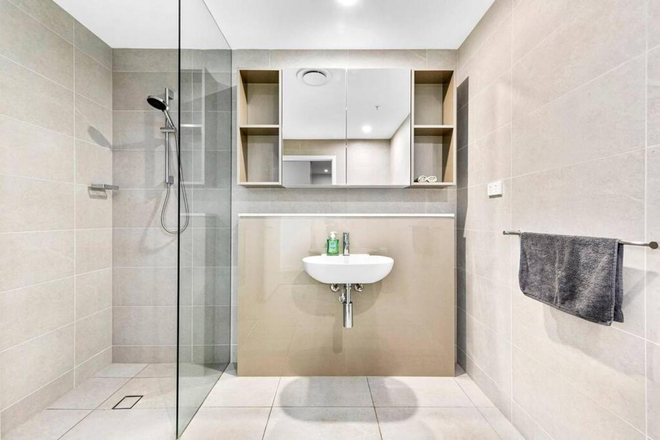Luxury 2BR APT in heart of Macquarie Park
