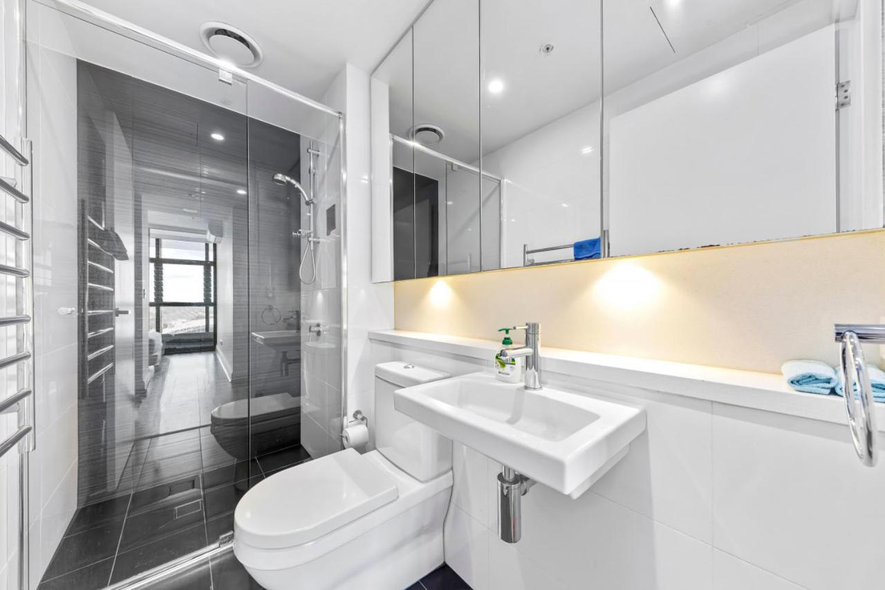 Modern 2BR Haven High Level & Stadium Views photo 3