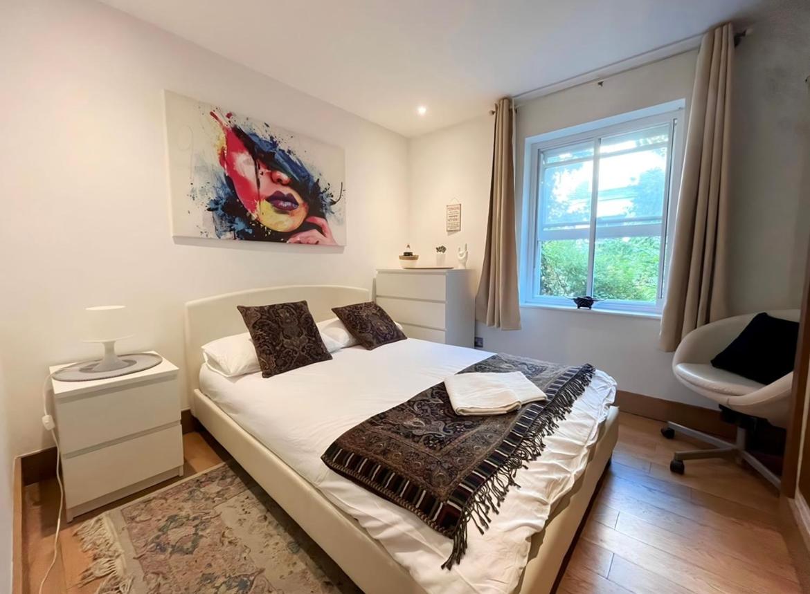 Luxury 2 Double Bedroom Flat - Kensington London