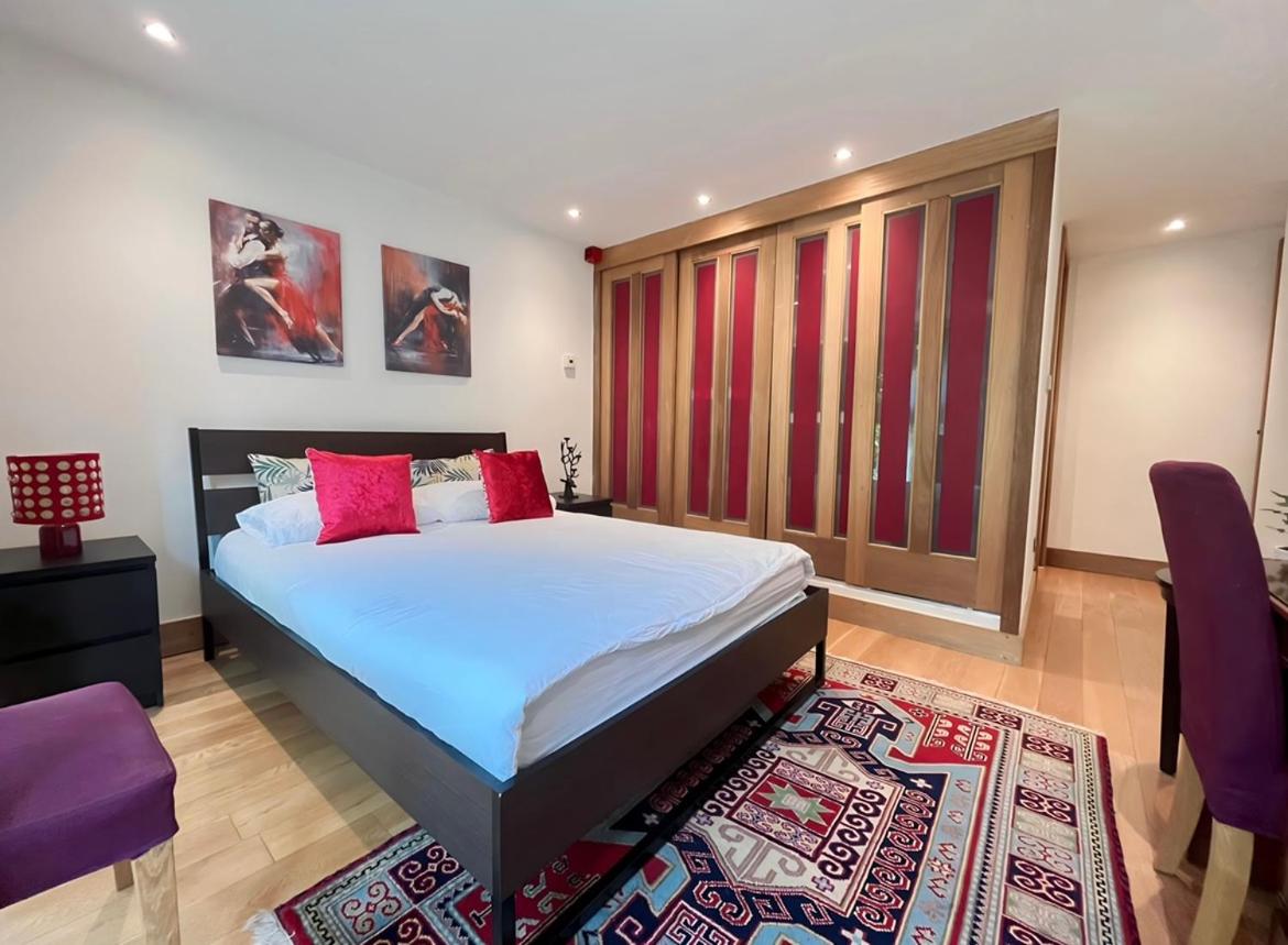 Luxury 2 Double Bedroom Flat - Kensington London