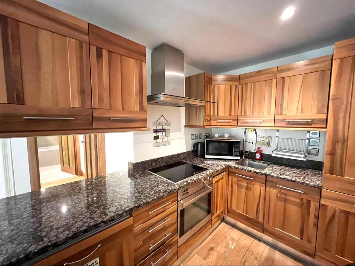 Luxury 2 Double Bedroom Flat - Kensington London
