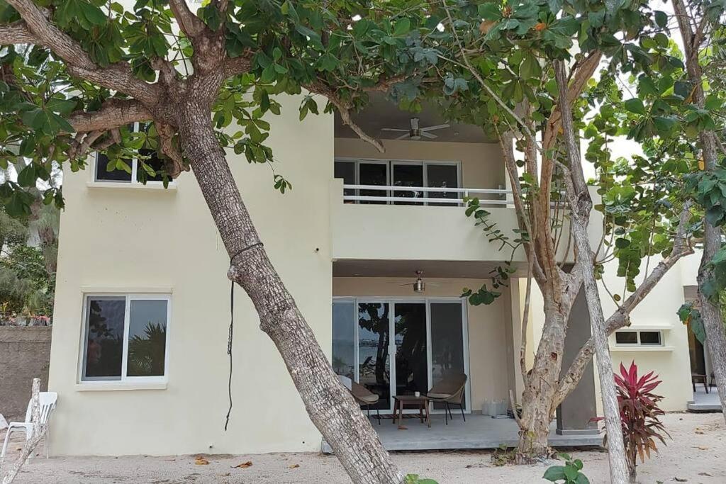 beachfront apartament next to nomads d1