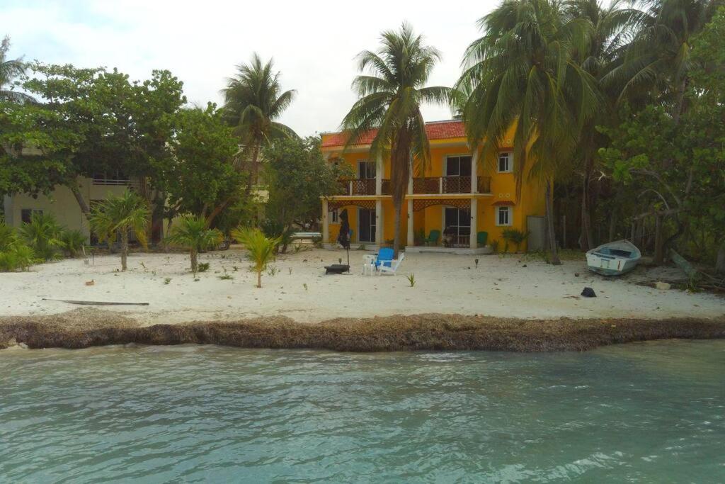 beachfront apartament next to nomads d1