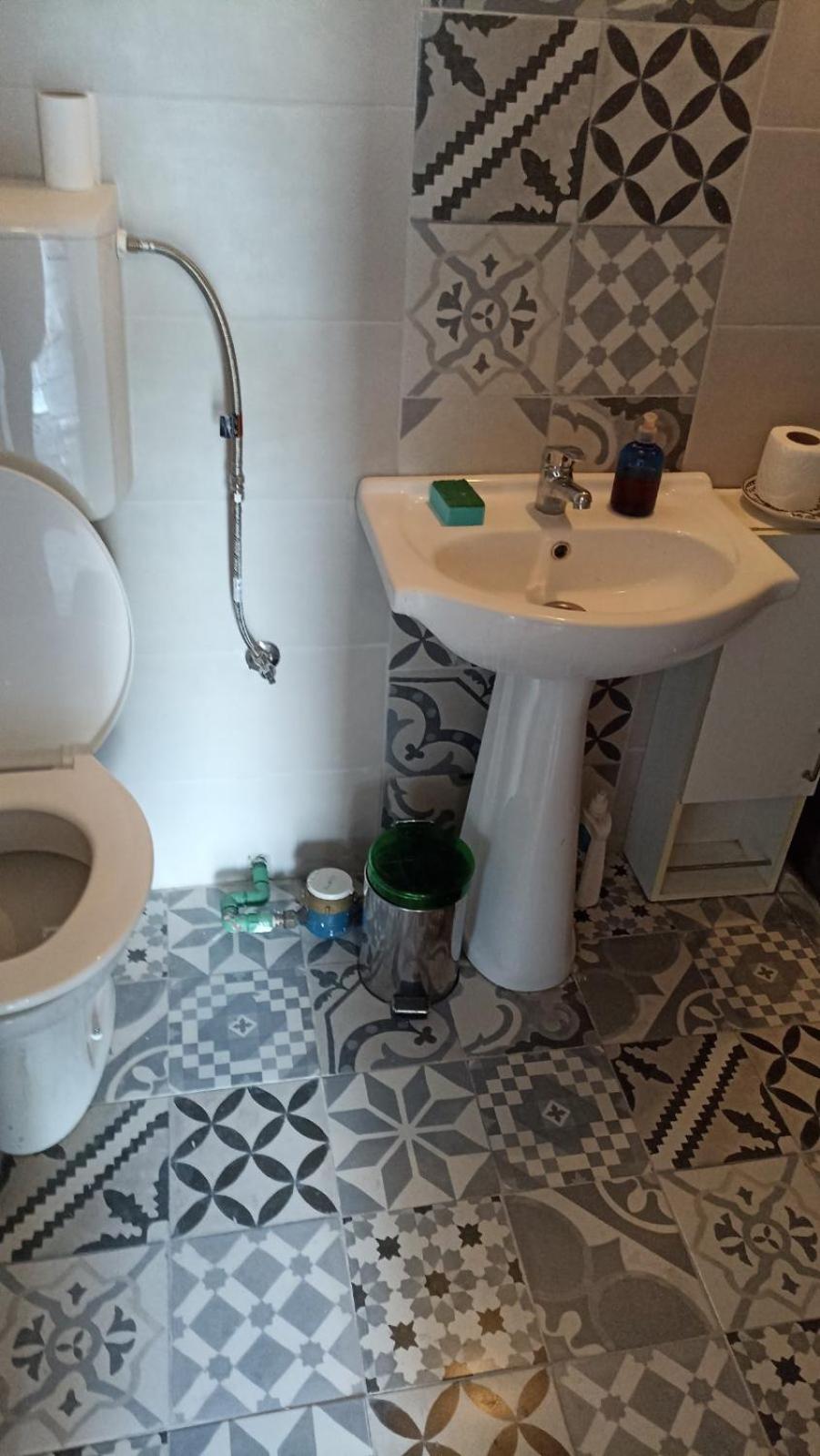 Jela - Spacious Two-Bedroom Apartment near City Center with Free Parking & Wi-Fi view 2