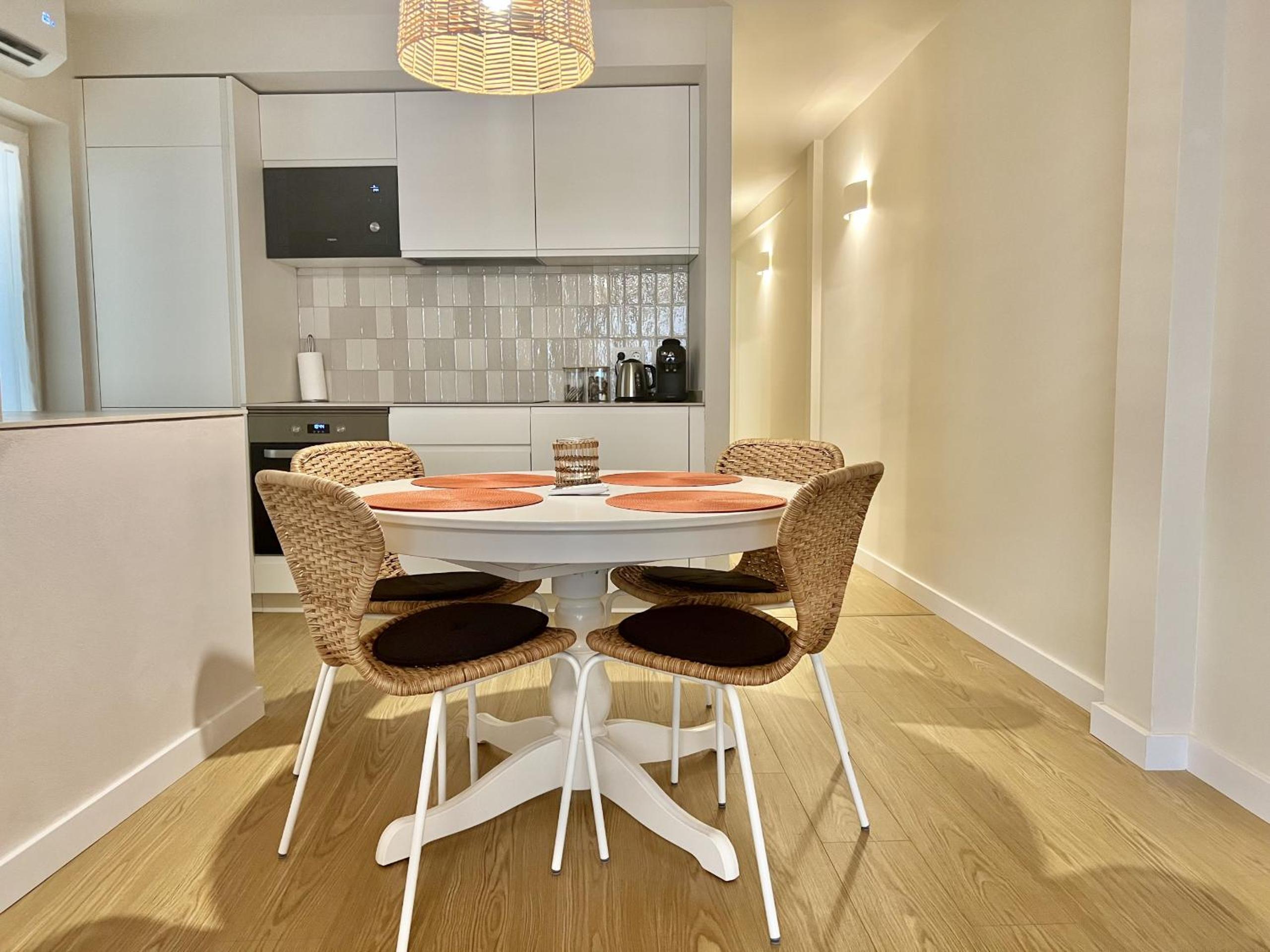 Cozy San Cristobal Apartment in Heart of Alicante