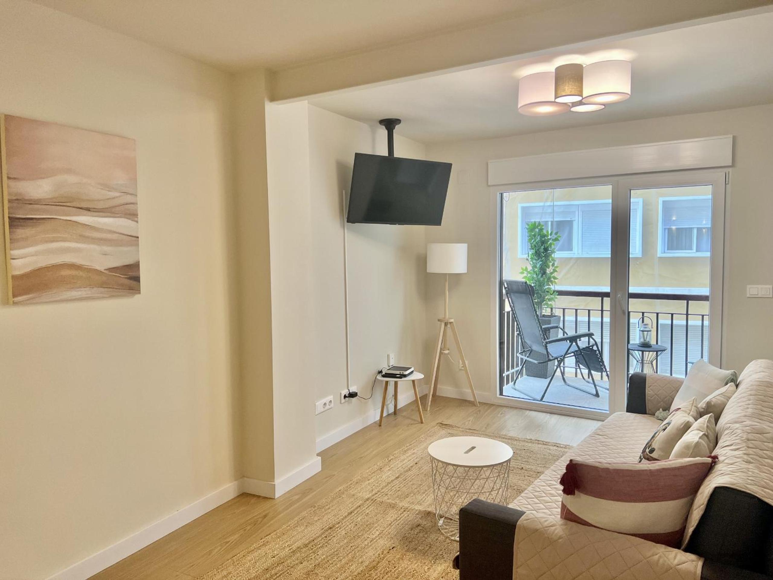Cozy San Cristobal Apartment in Heart of Alicante