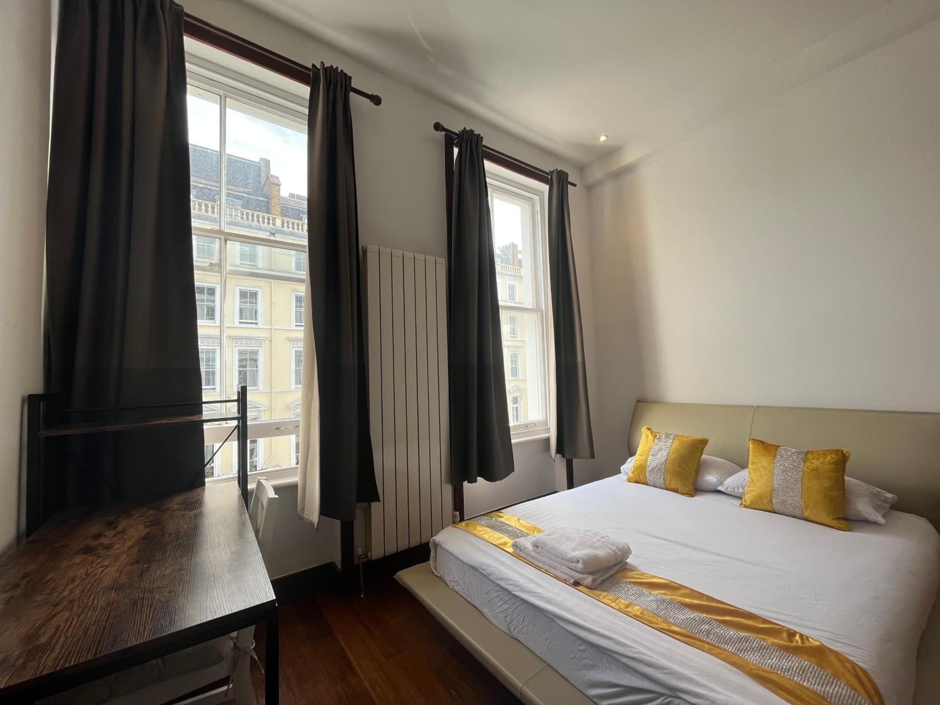 Luxury 2 Double Bedroom Flat - Kensington London