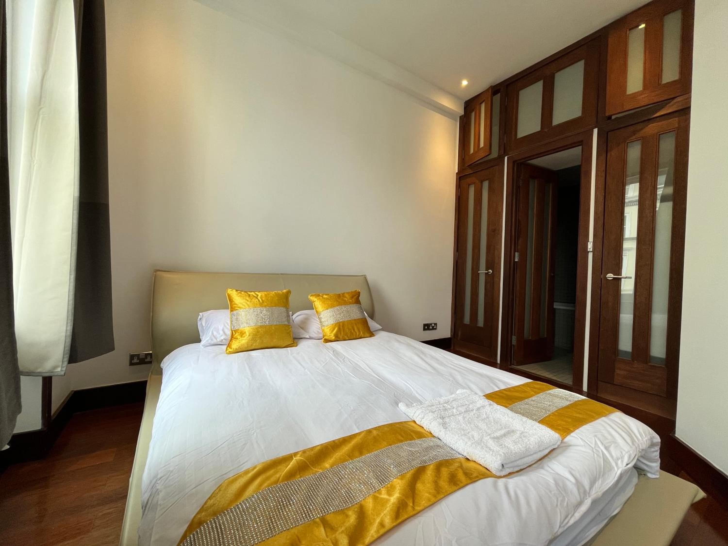 Luxury 2 Double Bedroom Flat - Kensington London
