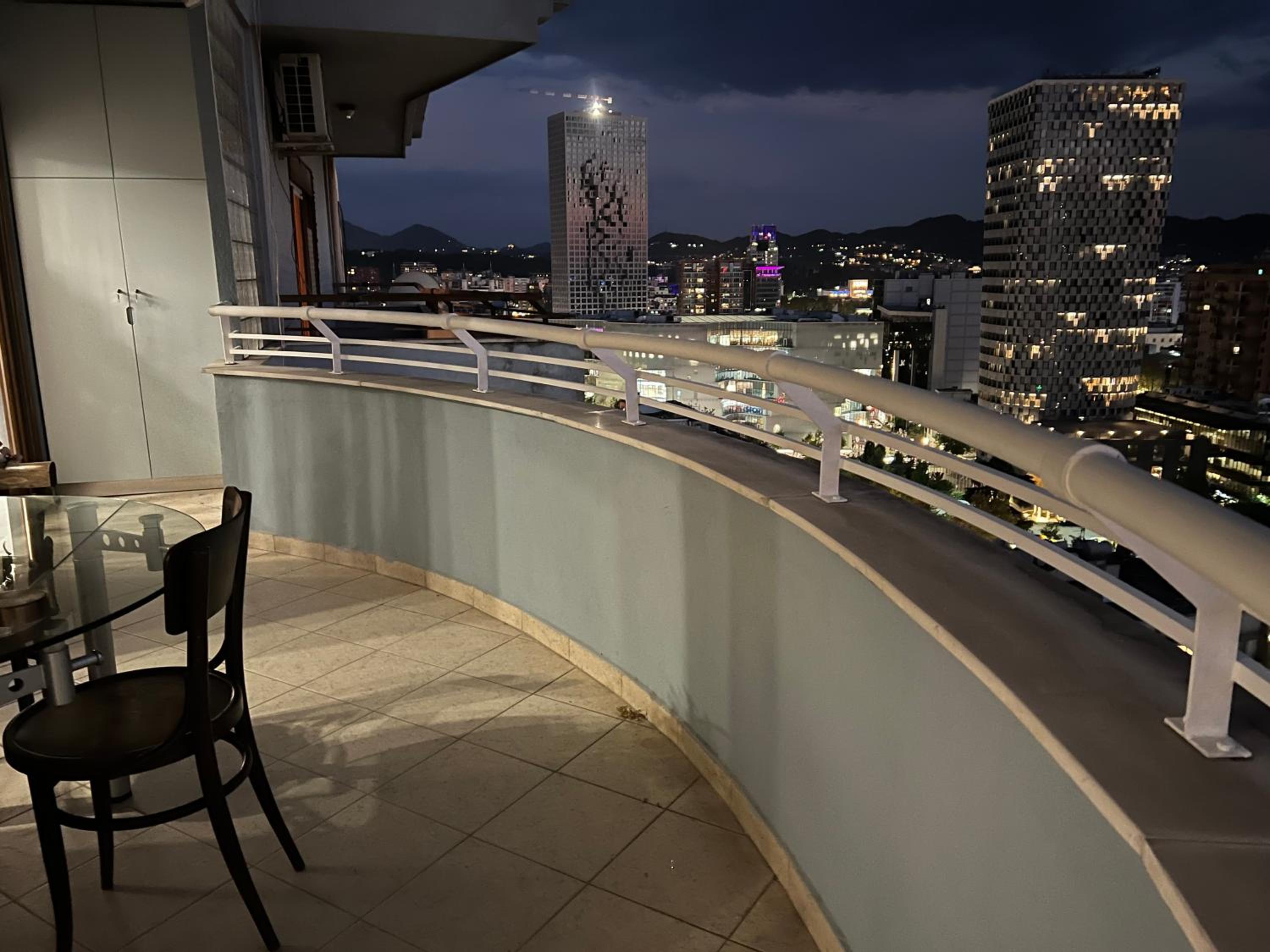 Tirana My Roots - NETI Museum Apartment Breathtaking View