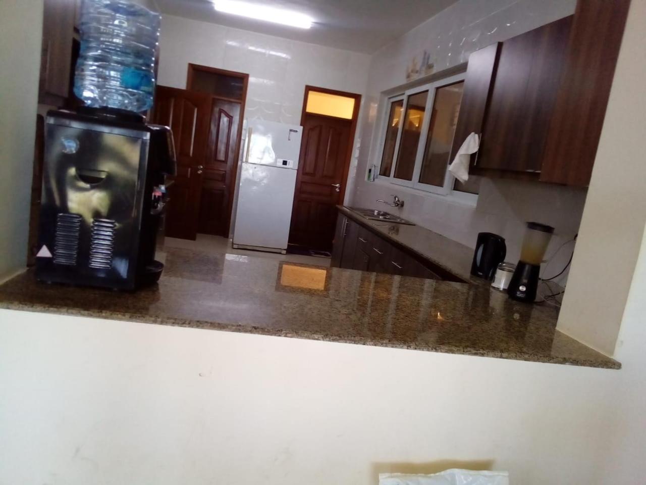 Lovely 4 B/Rm Beachfront view 3