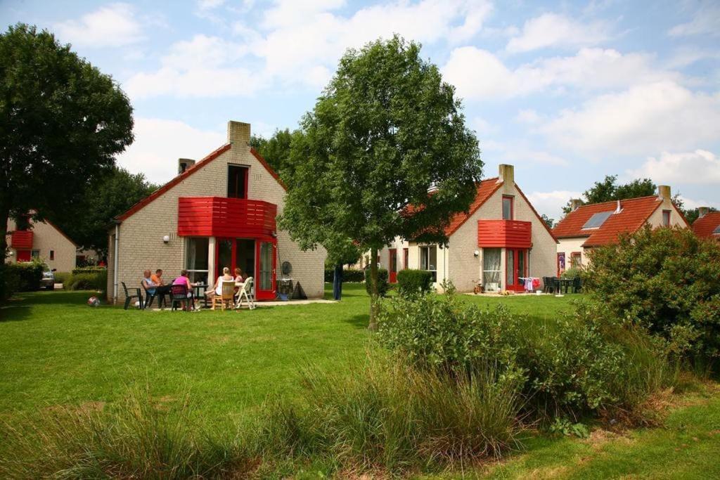 Gezellige vakantiewoning aan het water in Ewijk - recreational only no workers