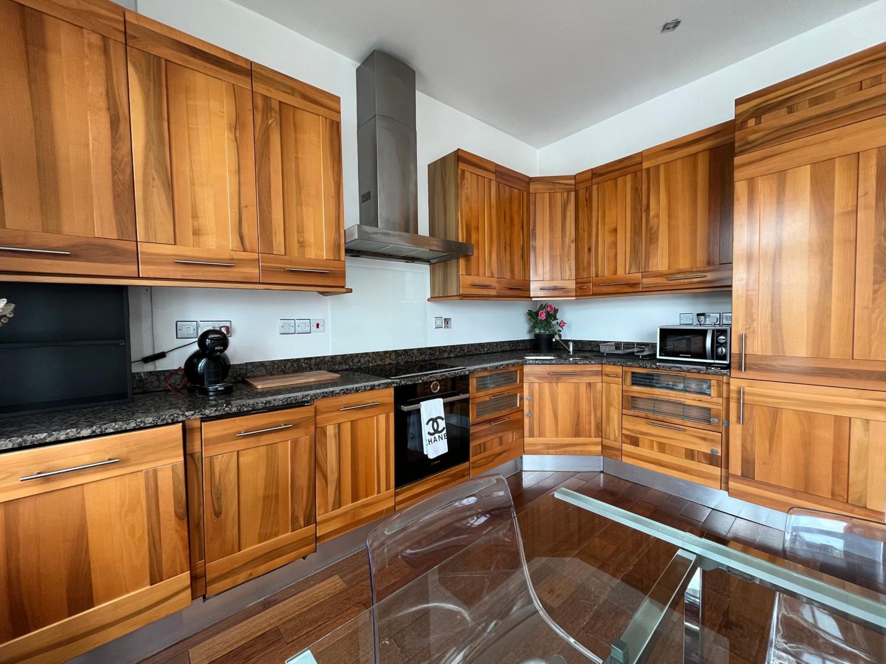 Luxury 2 Double Bedroom Flat - Kensington London