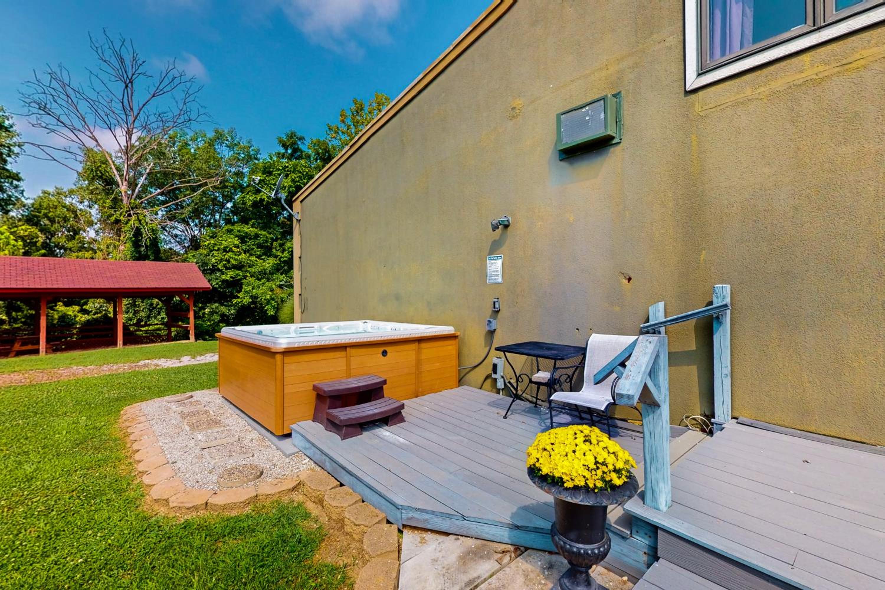 Hot Tub, Lake Monroe Views! 22-Acre Outdoor Oasis
