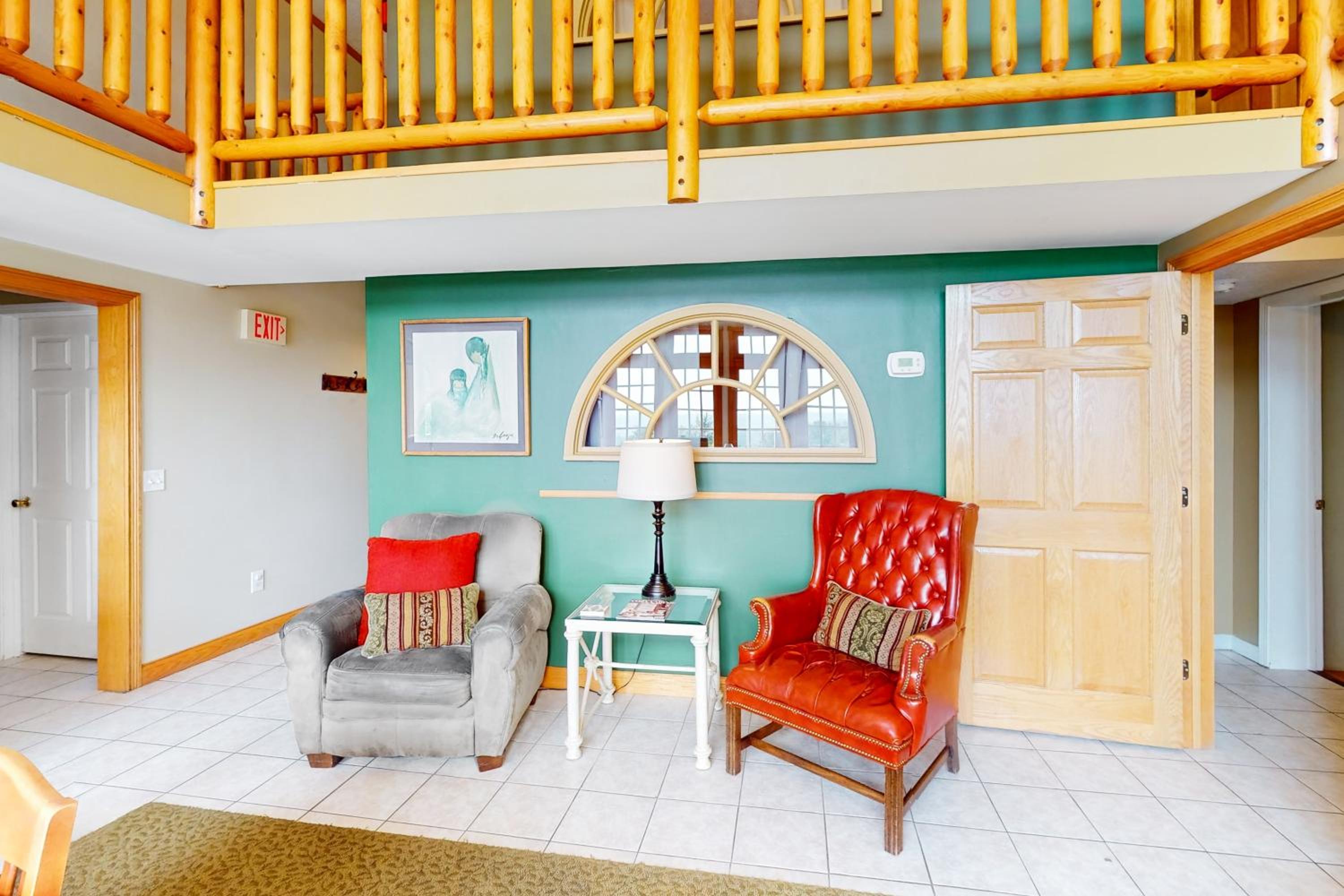 Hot Tub, Lake Monroe Views! 22-Acre Outdoor Oasis