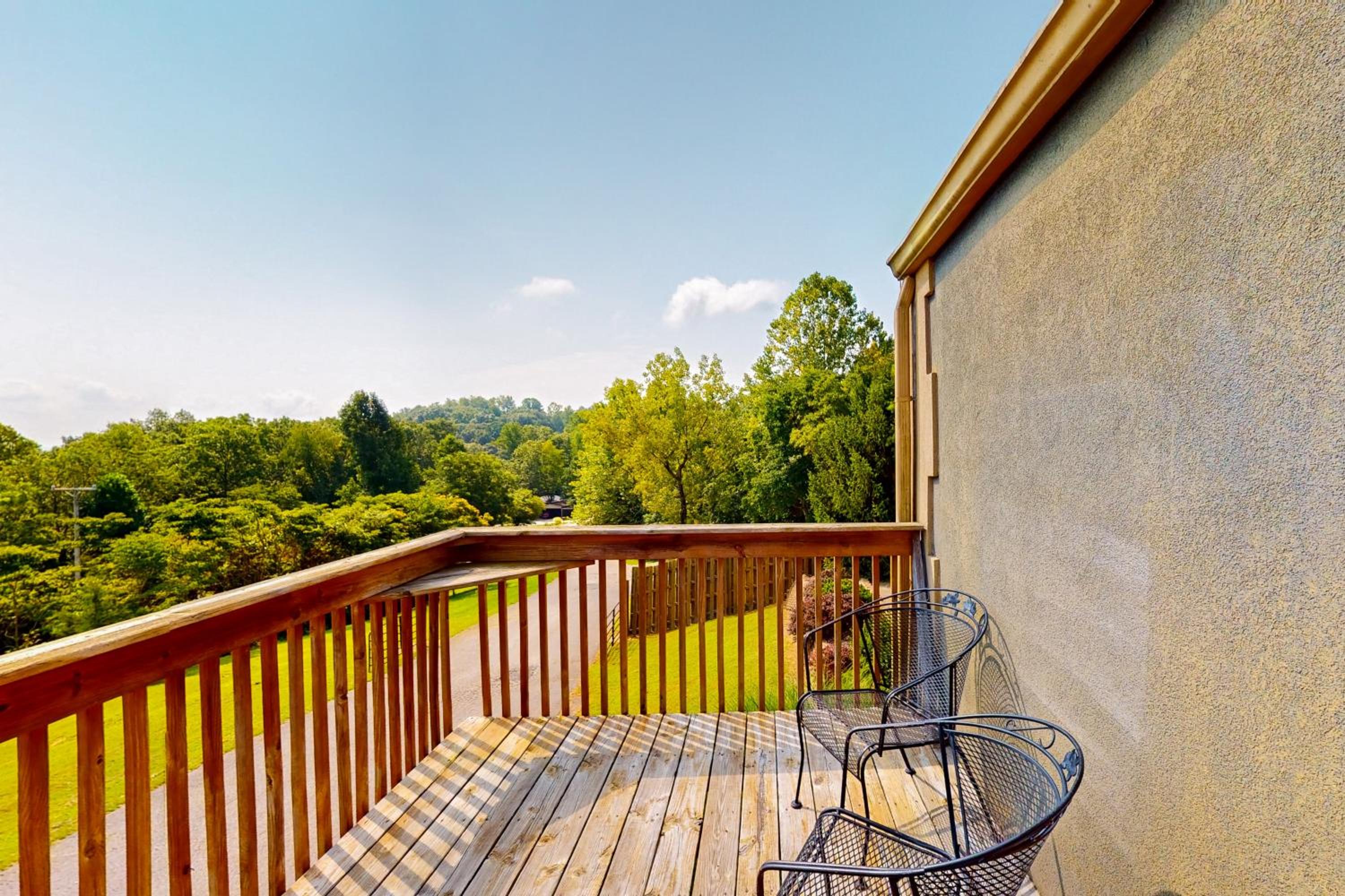 Hot Tub, Lake Monroe Views! 22-Acre Outdoor Oasis