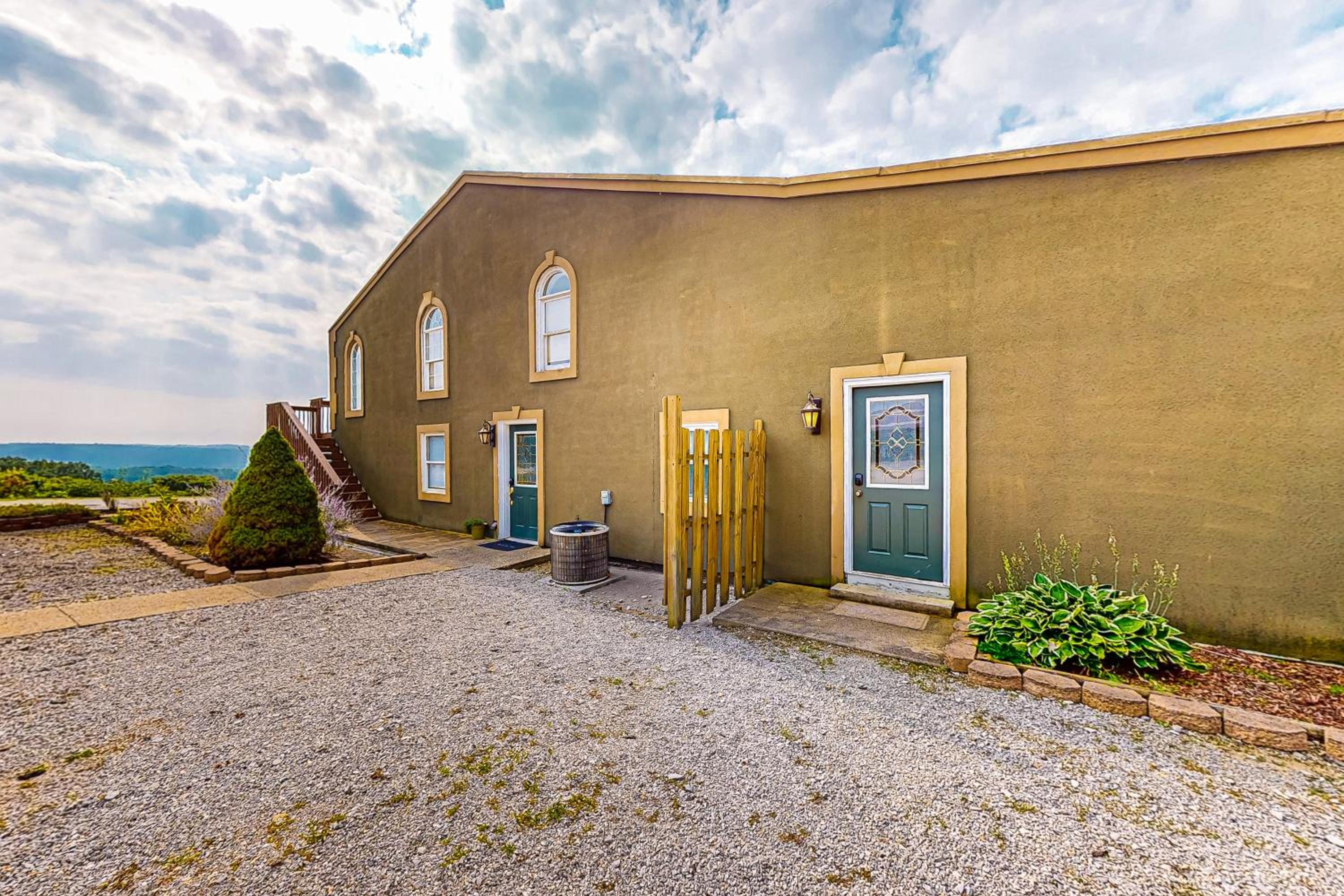 Hot Tub, Lake Monroe Views! 22-Acre Outdoor Oasis