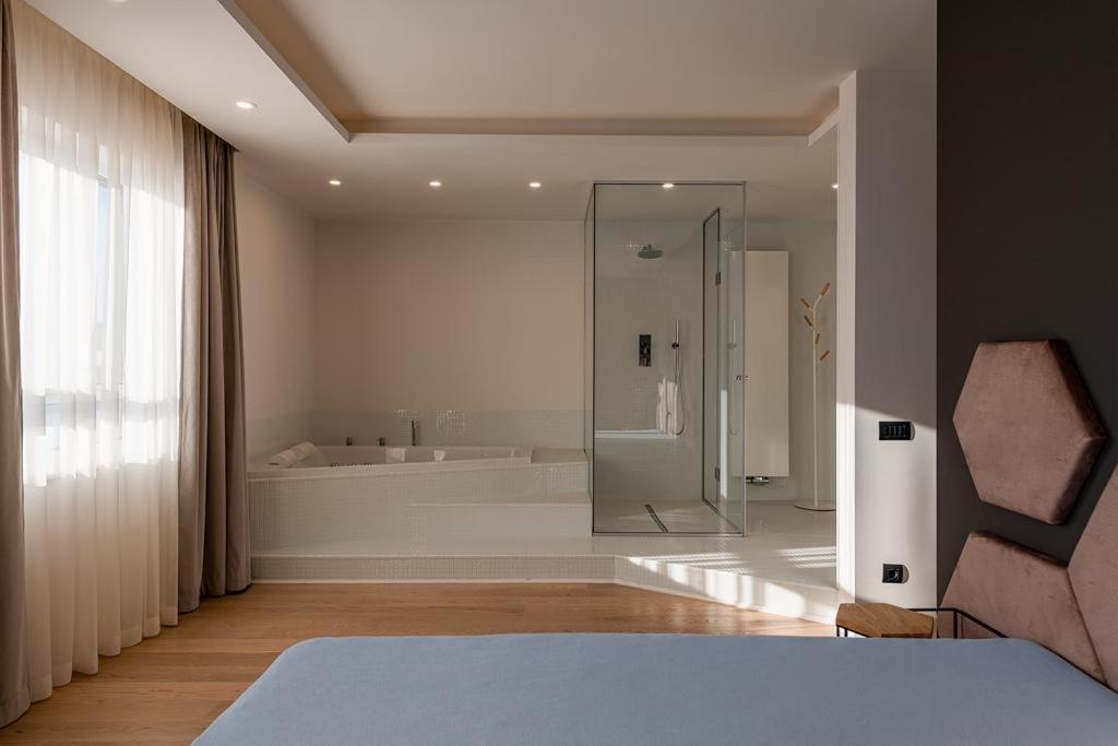 Sauna&Jacuzzi Apartment view 2