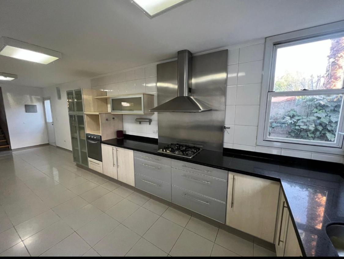 Casa en bonito barrio residencial - Ciudad