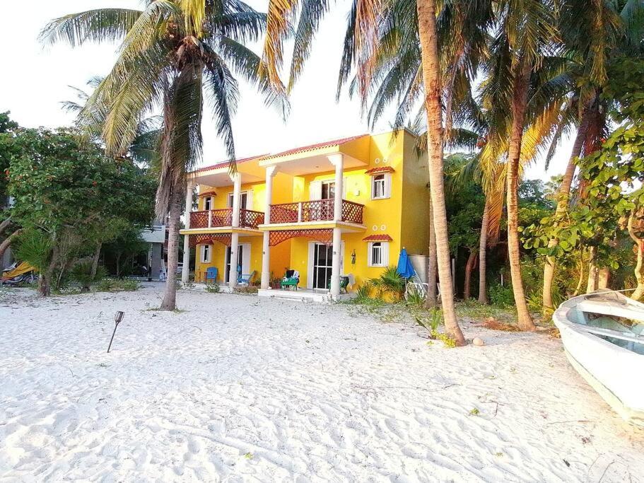 Marysol beachfront next to nomads d6