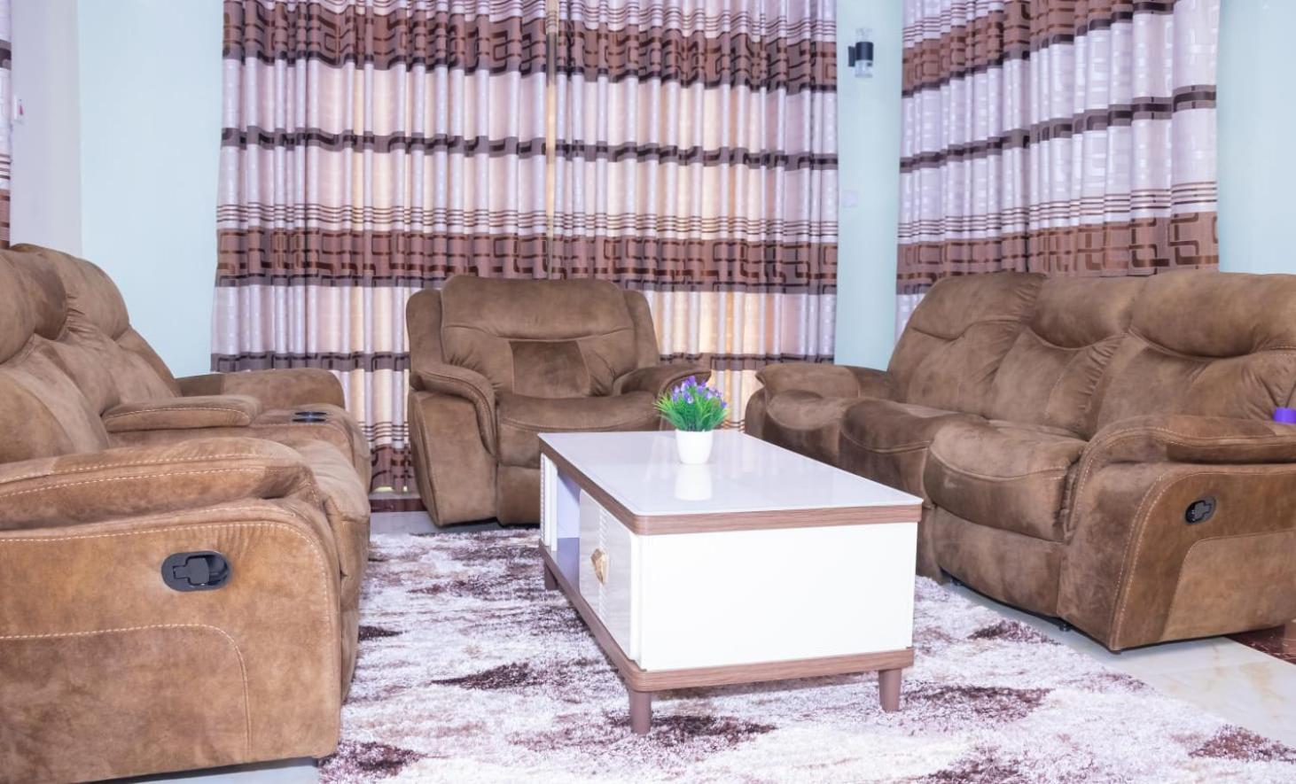 5 Bedroom Villa Near Pride Inn view 4