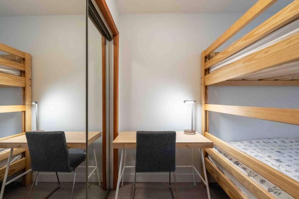 Updated Townhouse in Village. Pool/Hot Tub/Parking