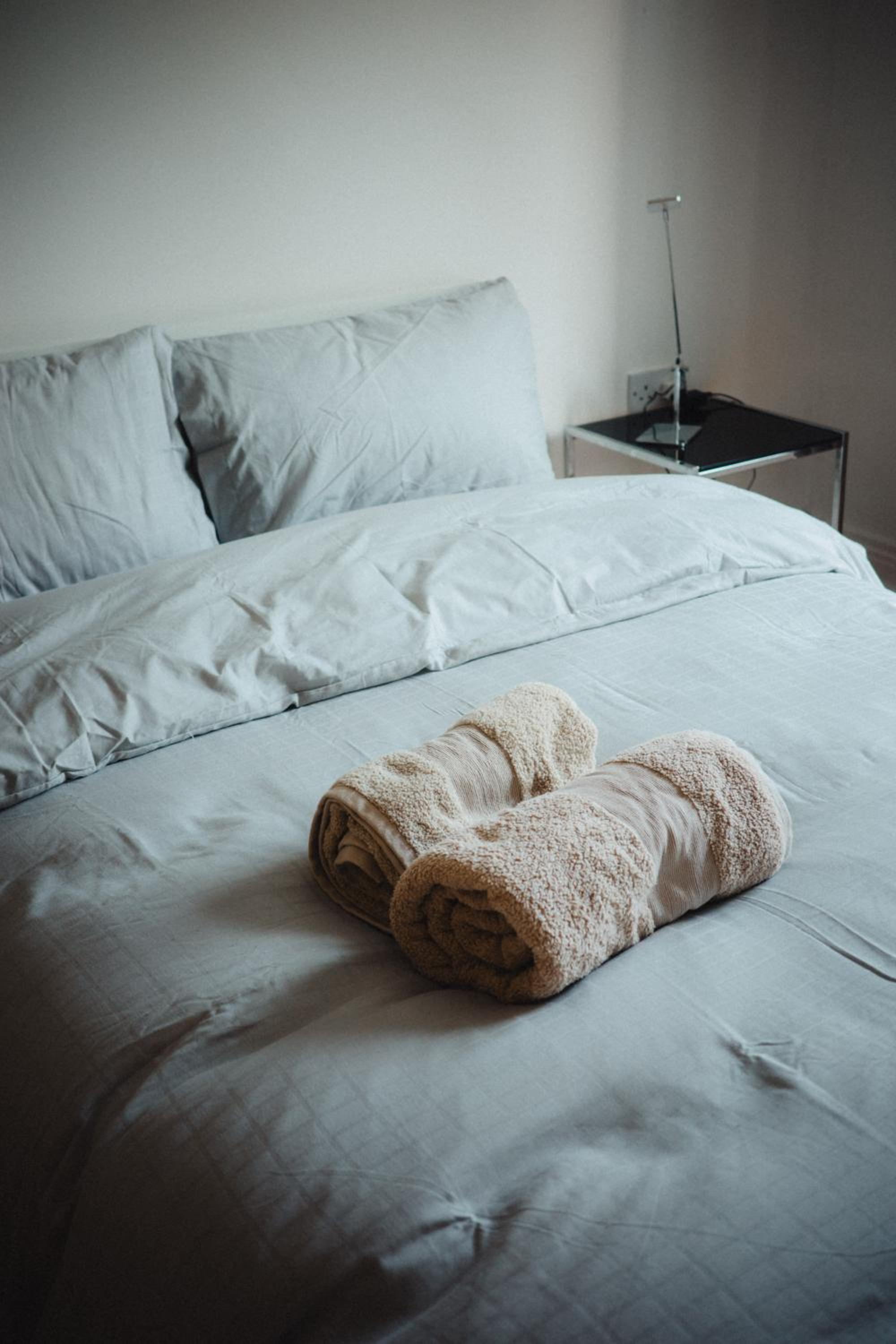 GoldenGlow Apartment 15 MIN Airport