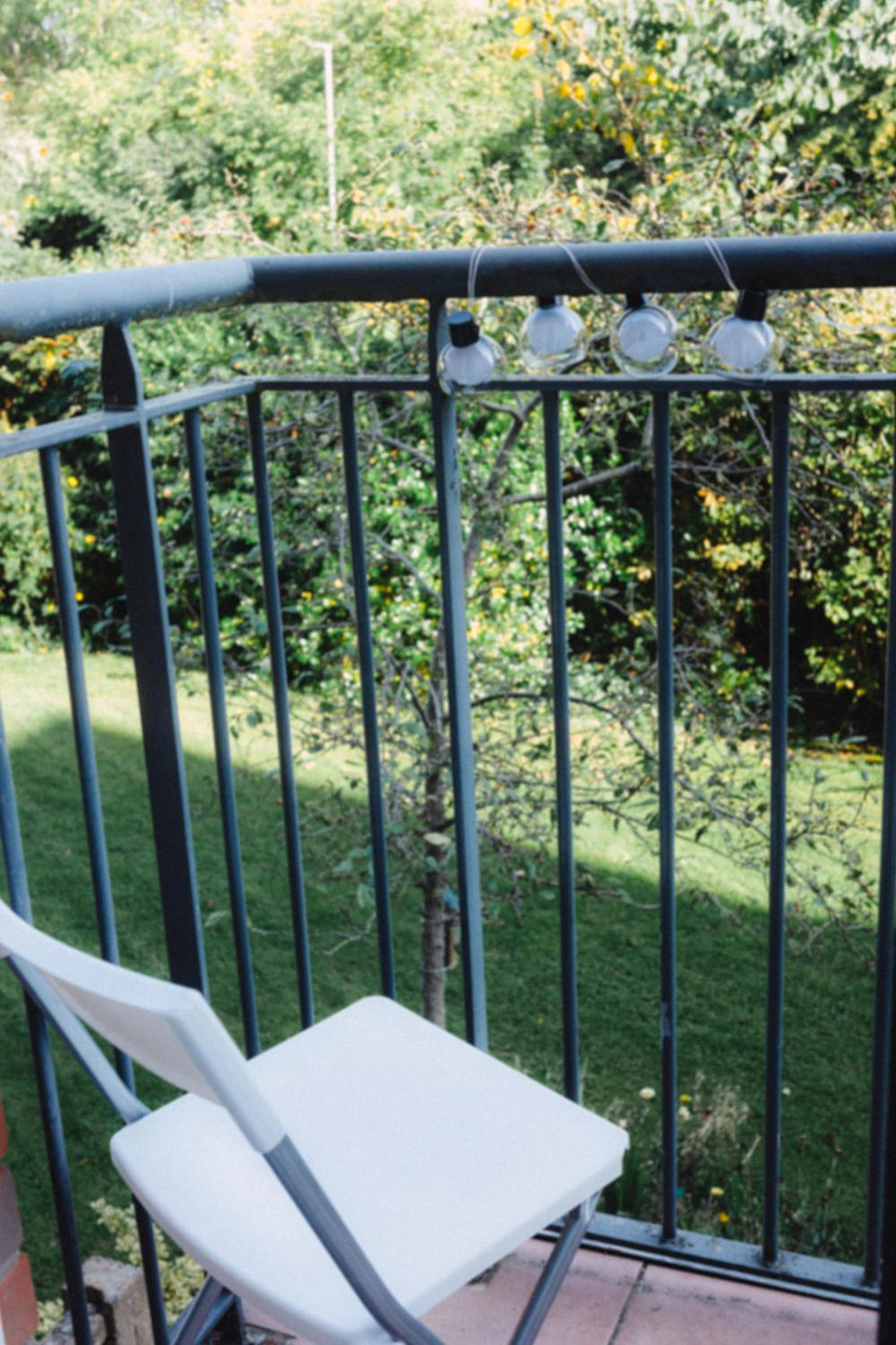 GoldenGlow Apartment 15 MIN Airport