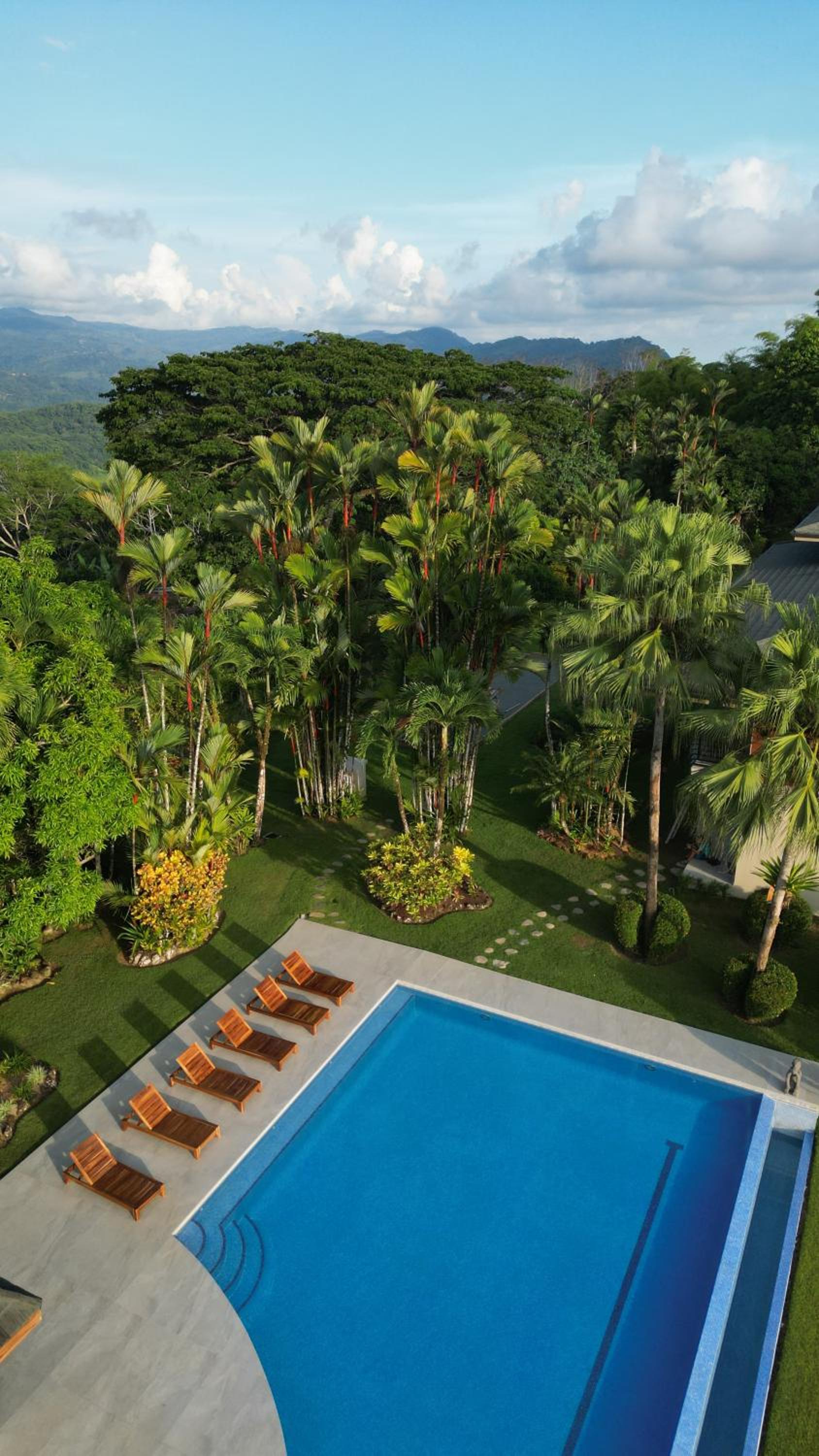 Lamangata Luxury Surf Resort