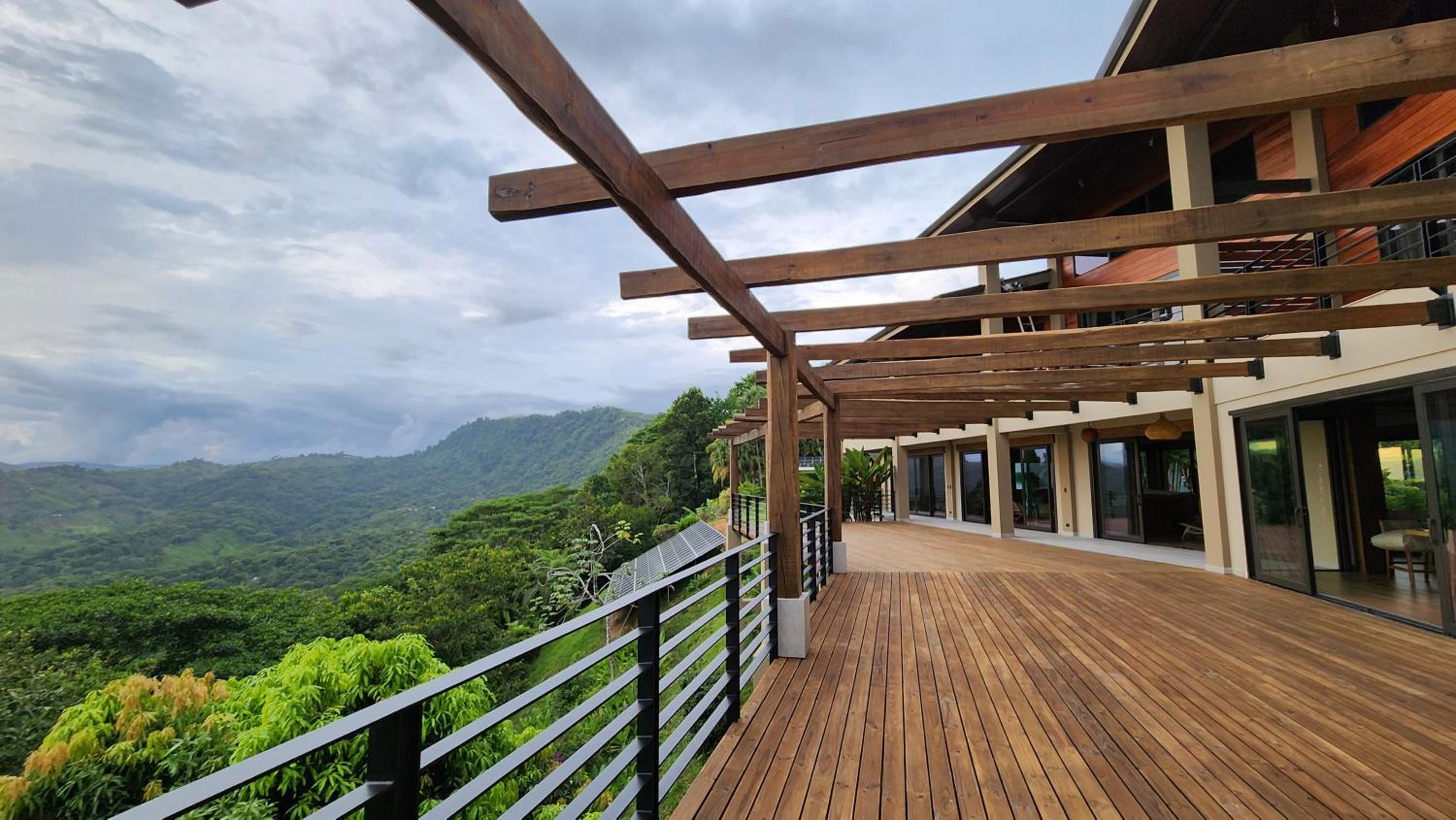 Lamangata Luxury Surf Resort
