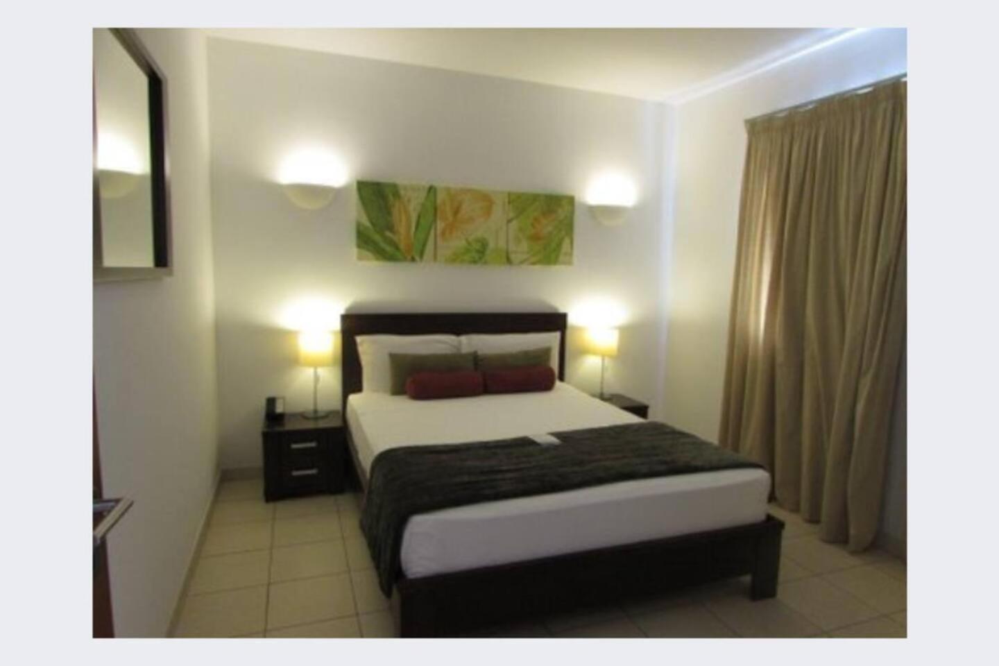 Tortuga beach lovely 2 bed apartment and gardens