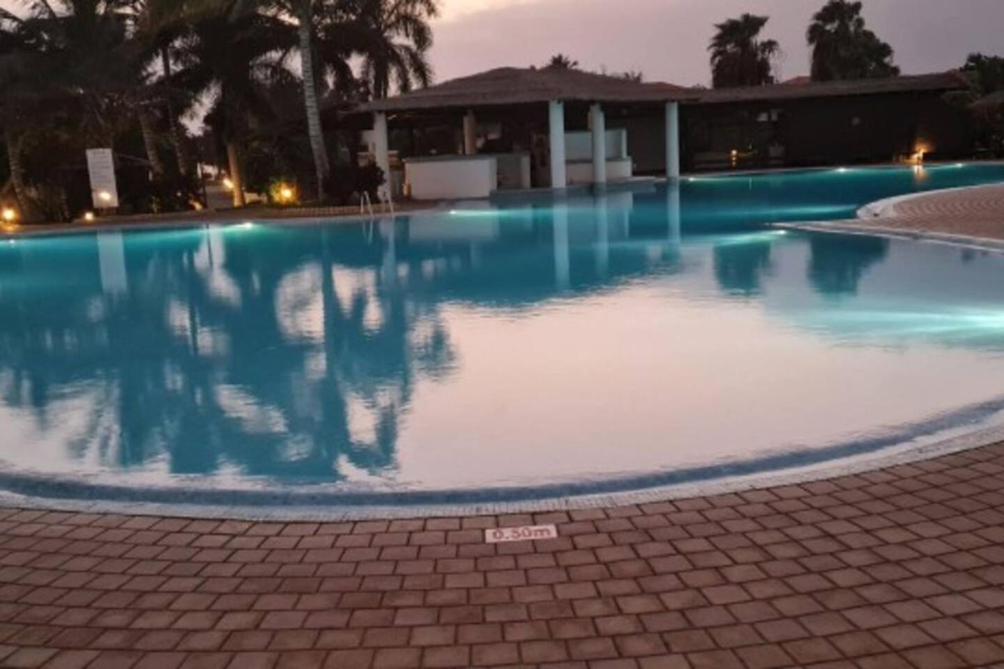 Tortuga beach lovely 2 bed apartment and gardens