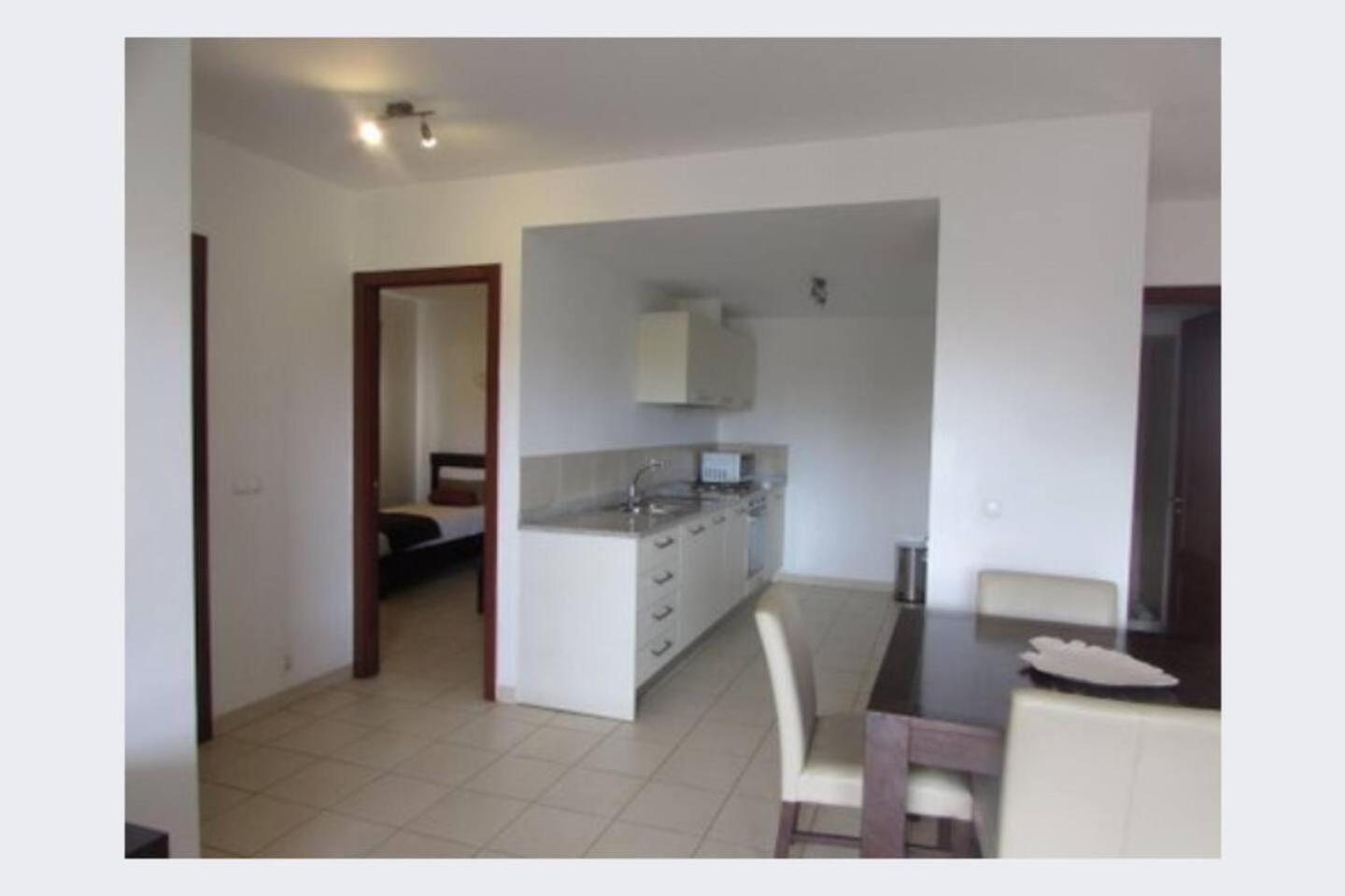 Tortuga beach lovely 2 bed apartment and gardens