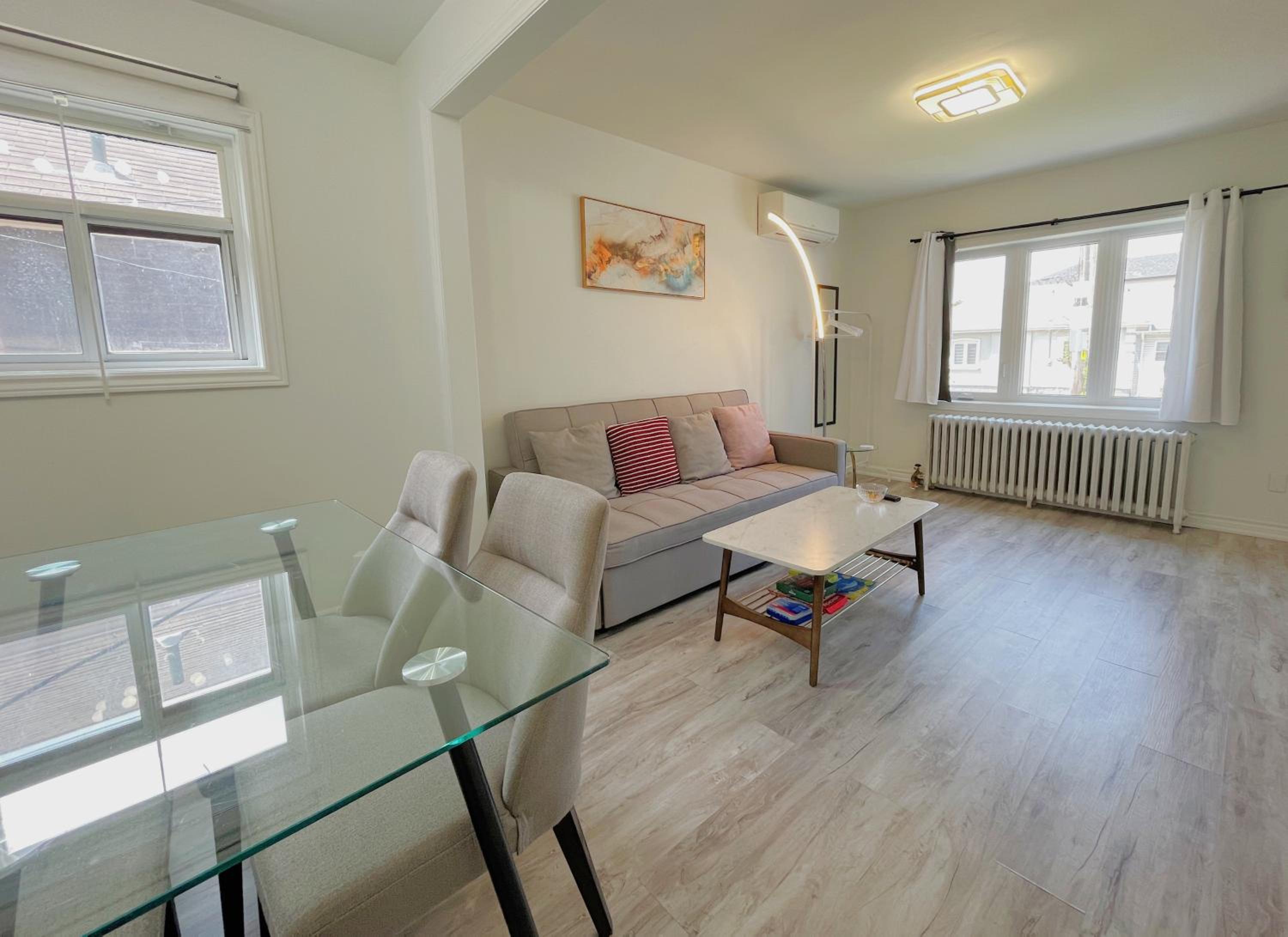 2B with parking, 10km to Toronto downtown